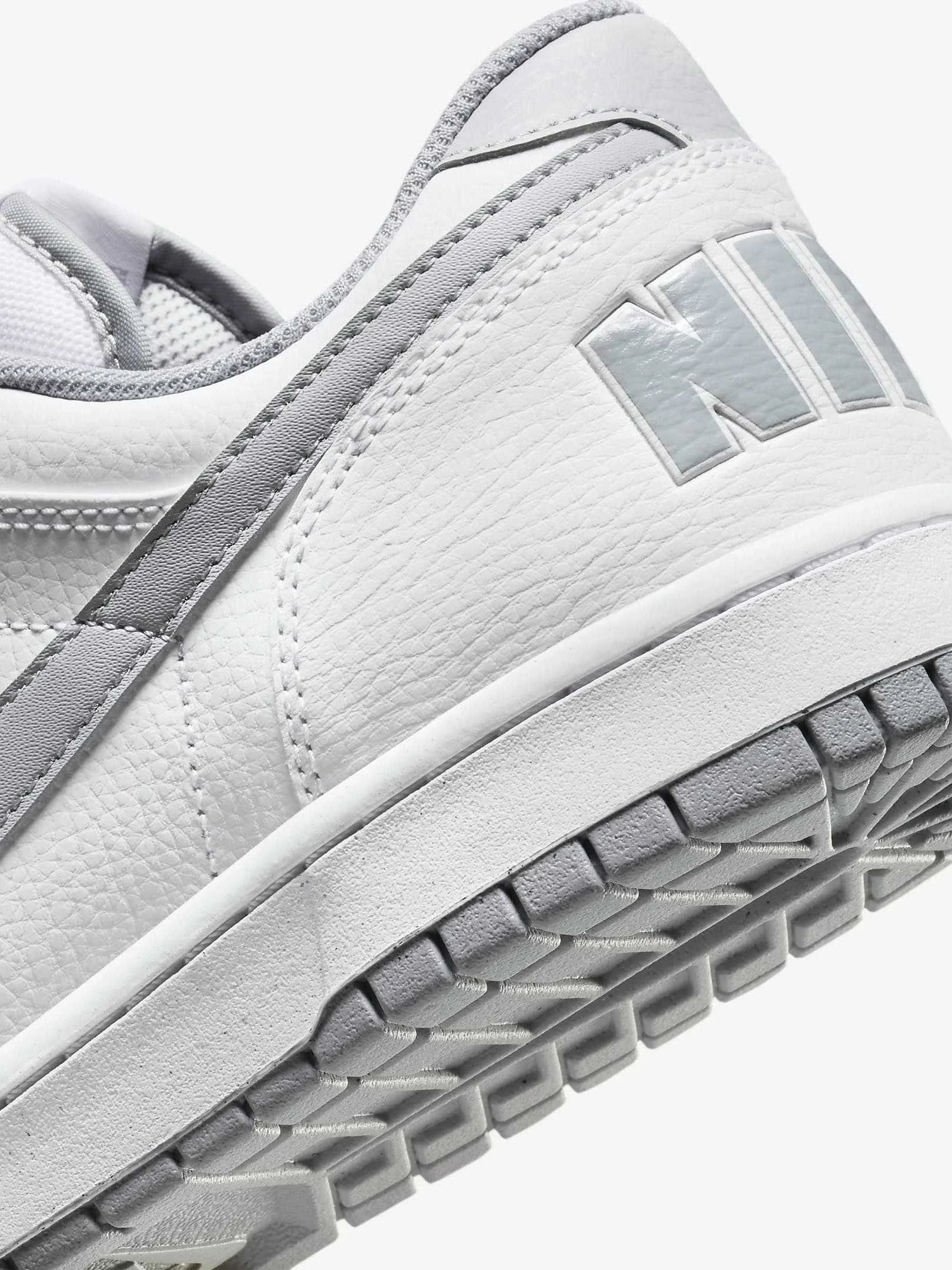 NIKE - BIG NIKE LOW NIKE - BIG NIKE LOW
