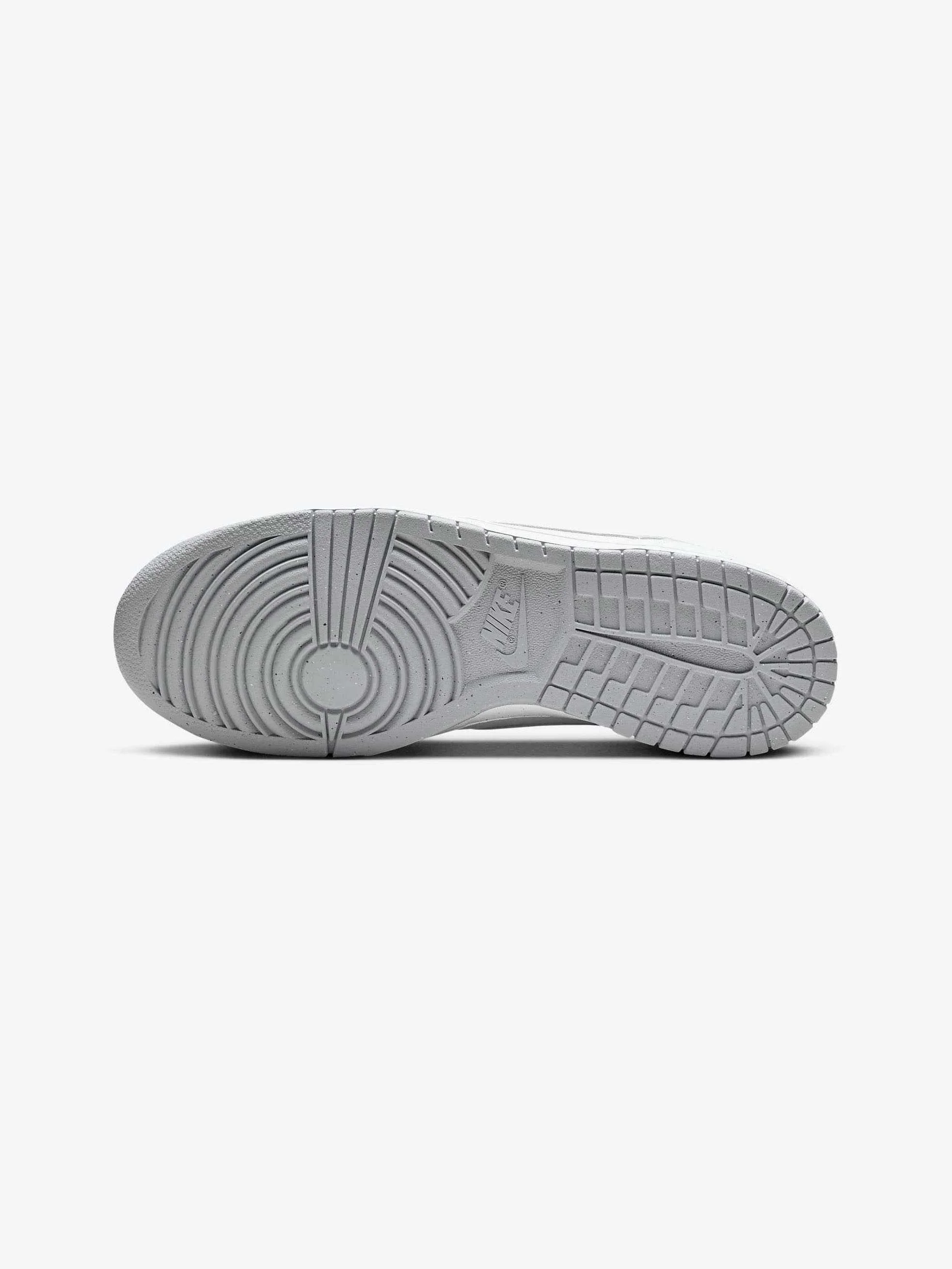 NIKE - BIG NIKE LOW NIKE - BIG NIKE LOW