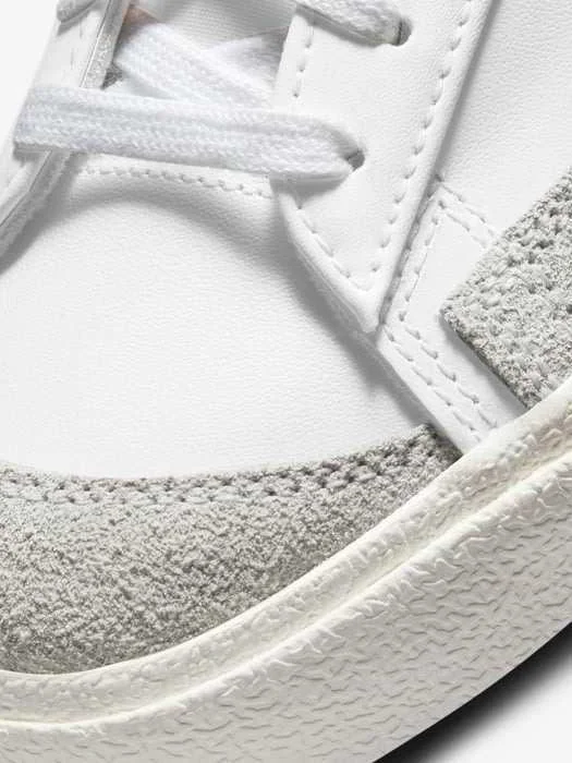 NIKE - W BLAZER LOW 77 NIKE - W BLAZER LOW 77