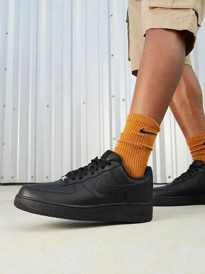 Nike - Air Force 1 '07 Nike - Air Force 1 '07
