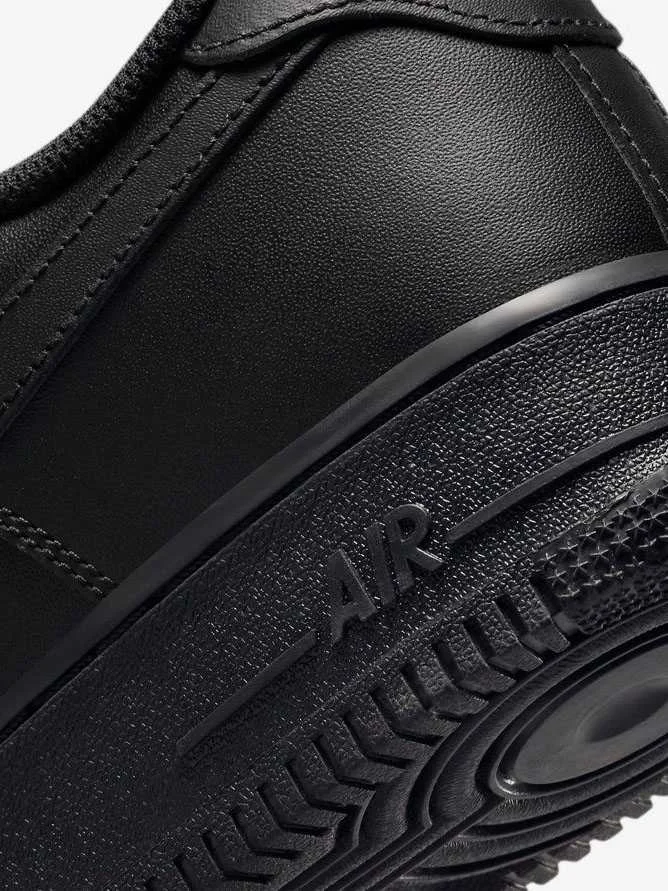 Nike - Air Force 1 '07 Nike - Air Force 1 '07