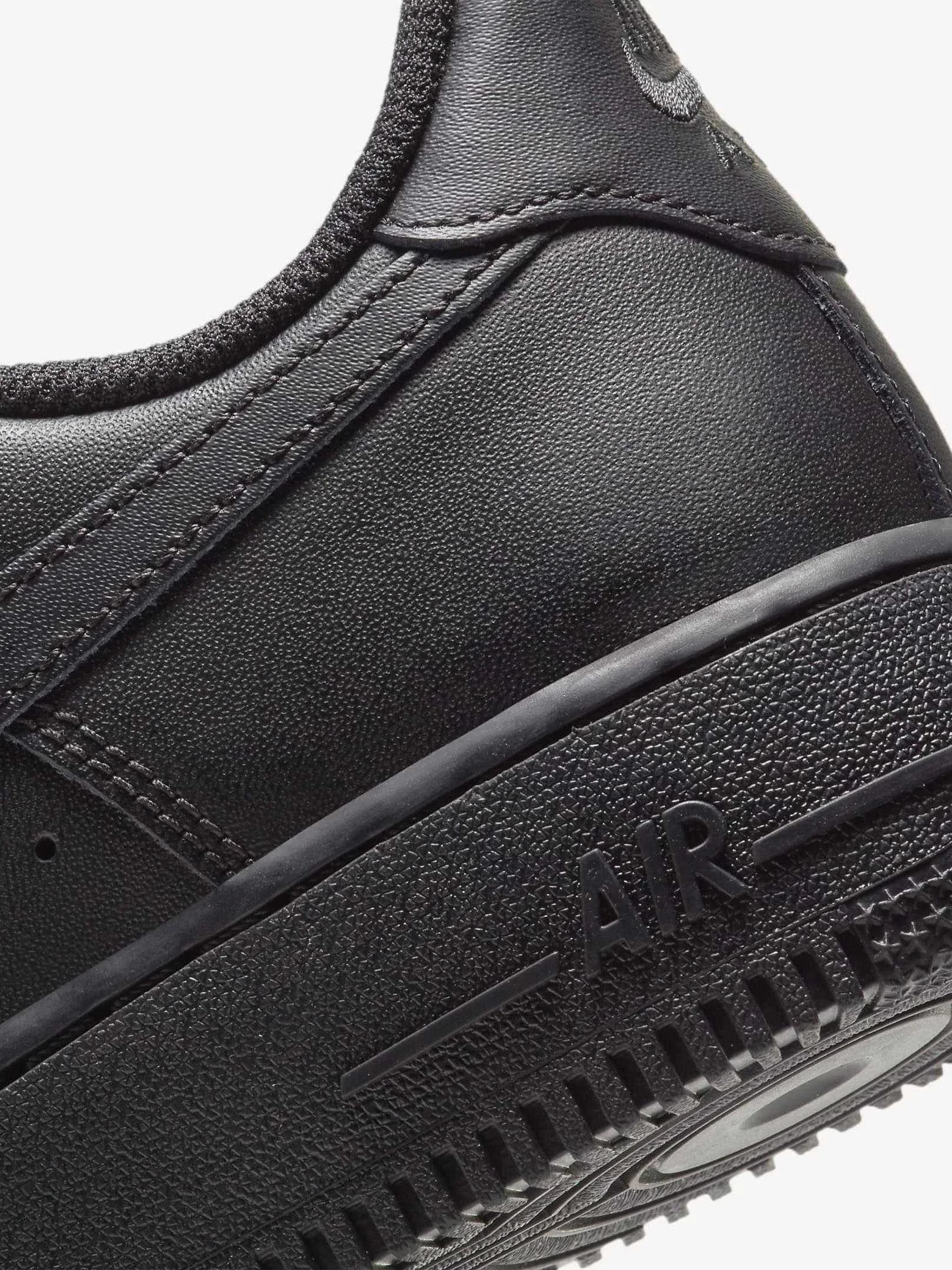 Nike - Air Force 1 '07 Nike - Air Force 1 '07