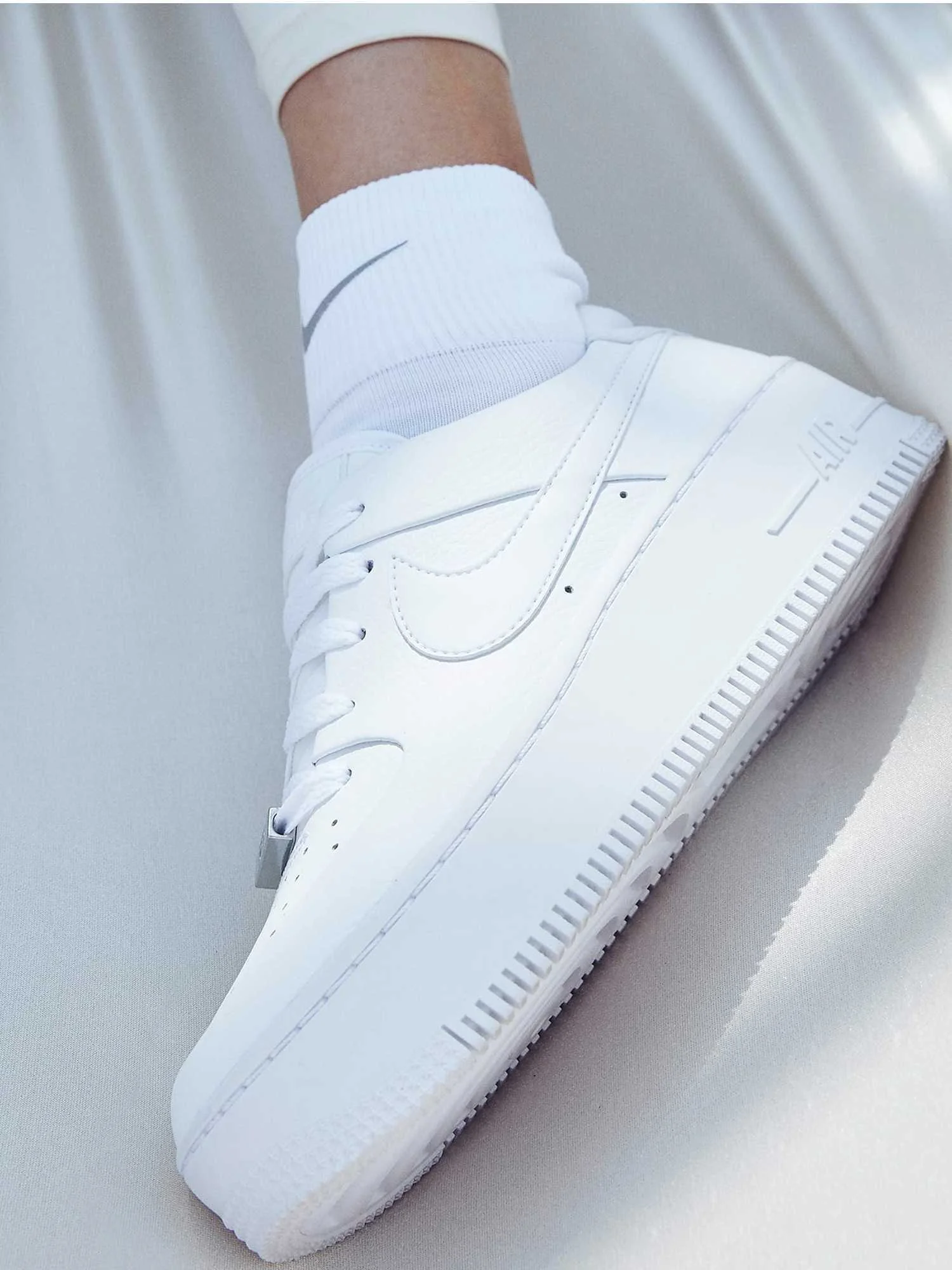 Nike - Air Force 1 Sage Low Nike - Air Force 1 Sage Low