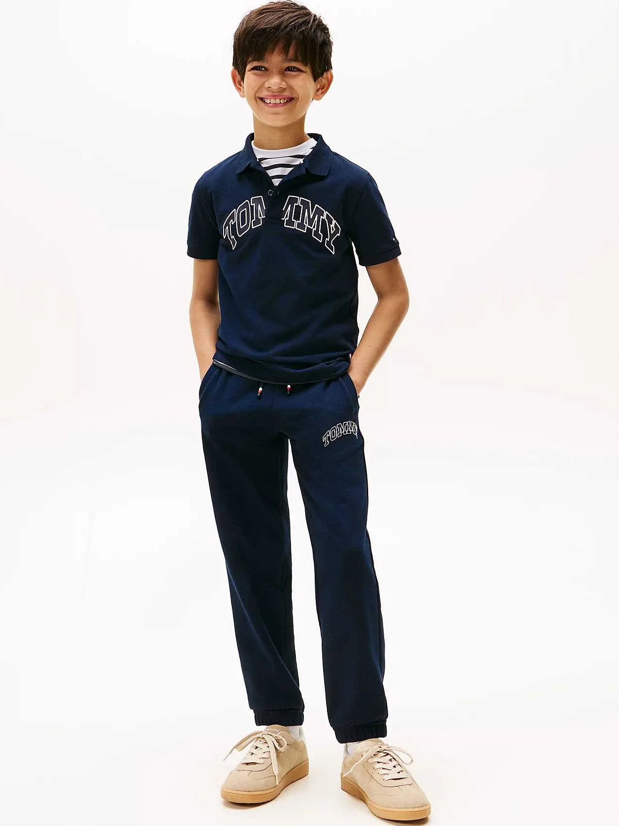 Tommy Hilfiger - VARSITY RAISED PRINT... Tommy Hilfiger - VARSITY RAISED PRINT...