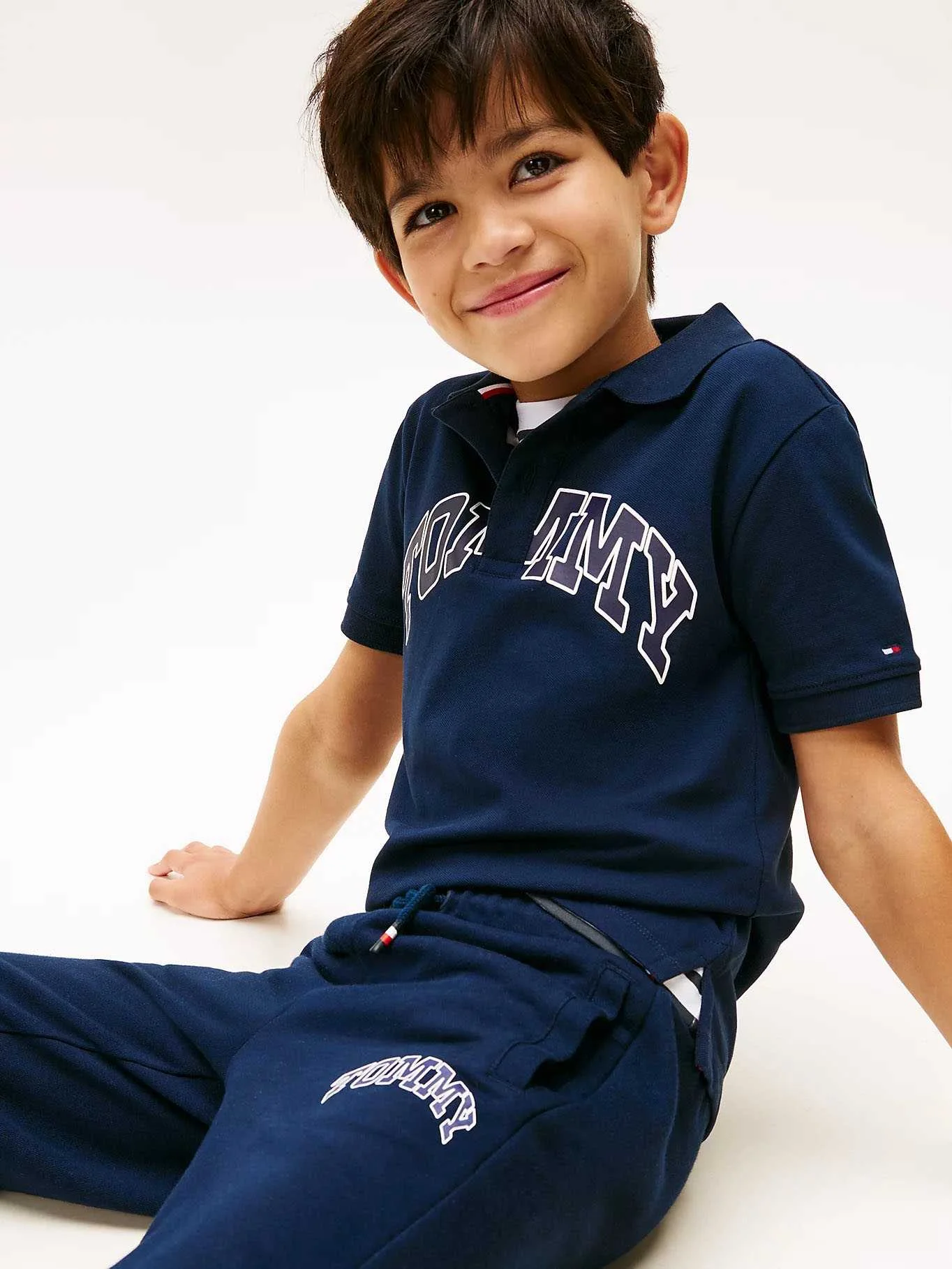 Tommy Hilfiger - VARSITY RAISED PRINT... Tommy Hilfiger - VARSITY RAISED PRINT...