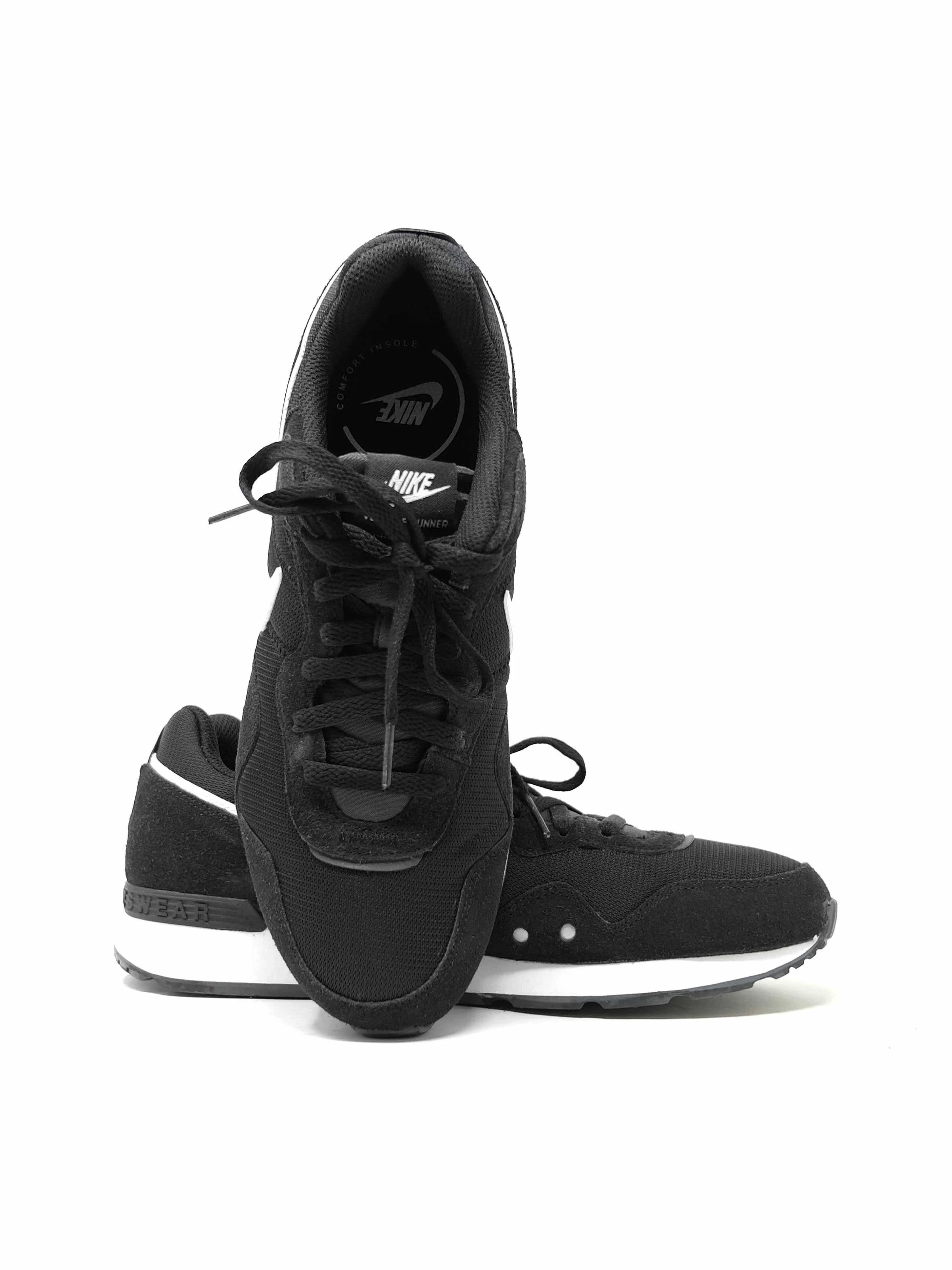 NIKE - NIKE VENTURE RUNNER NIKE - NIKE VENTURE RUNNER