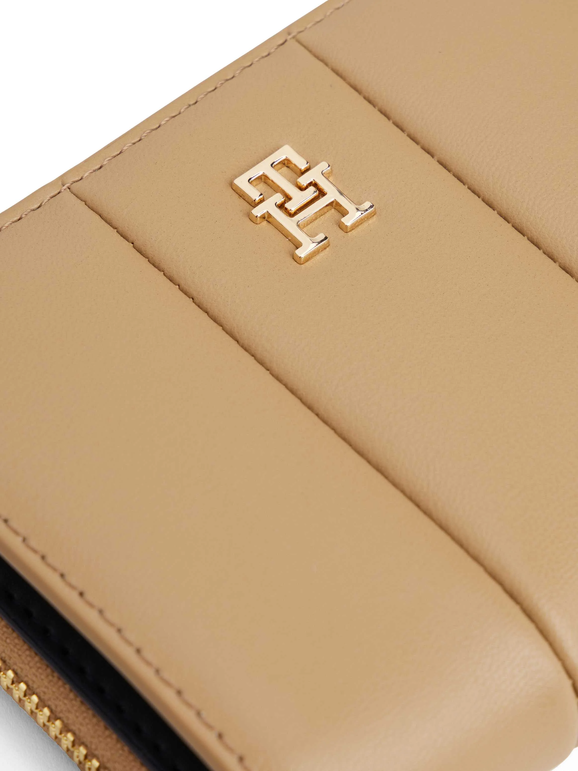 Tommy Hilfiger - TH ICON MED ZA QUILTED Tommy Hilfiger - TH ICON MED ZA QUILTED