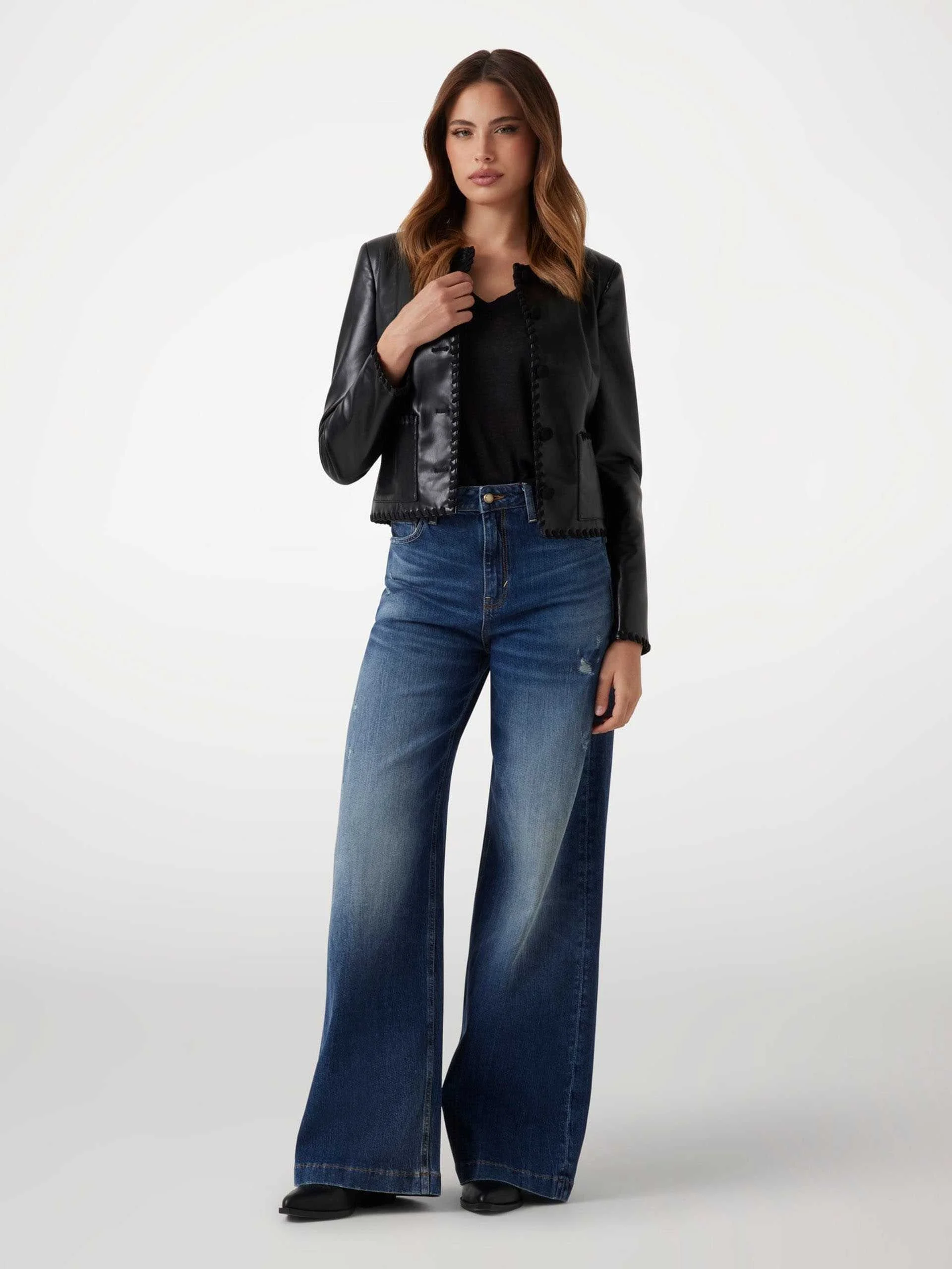 GUESS - LEONTINE EMBRO STITCH JACKET GUESS - LEONTINE EMBRO STITCH JACKET