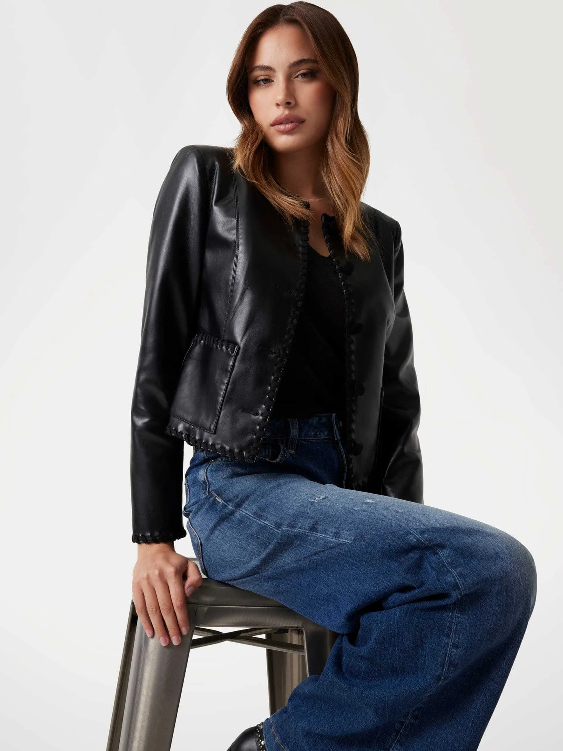 GUESS - LEONTINE EMBRO STITCH JACKET GUESS - LEONTINE EMBRO STITCH JACKET