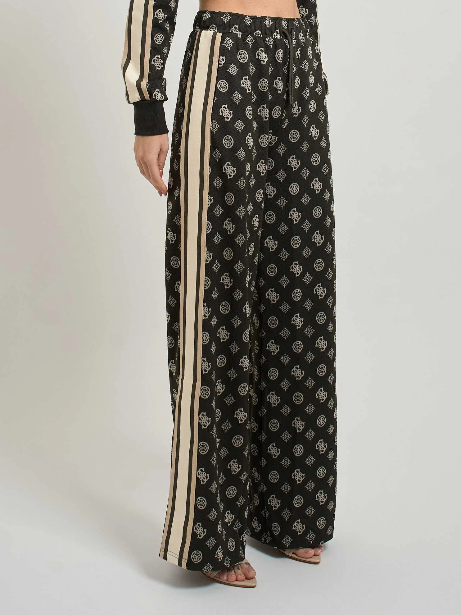 GUESS - PEONY TAPED STRAIGHT LONG PANT GUESS - PEONY TAPED STRAIGHT LONG PANT