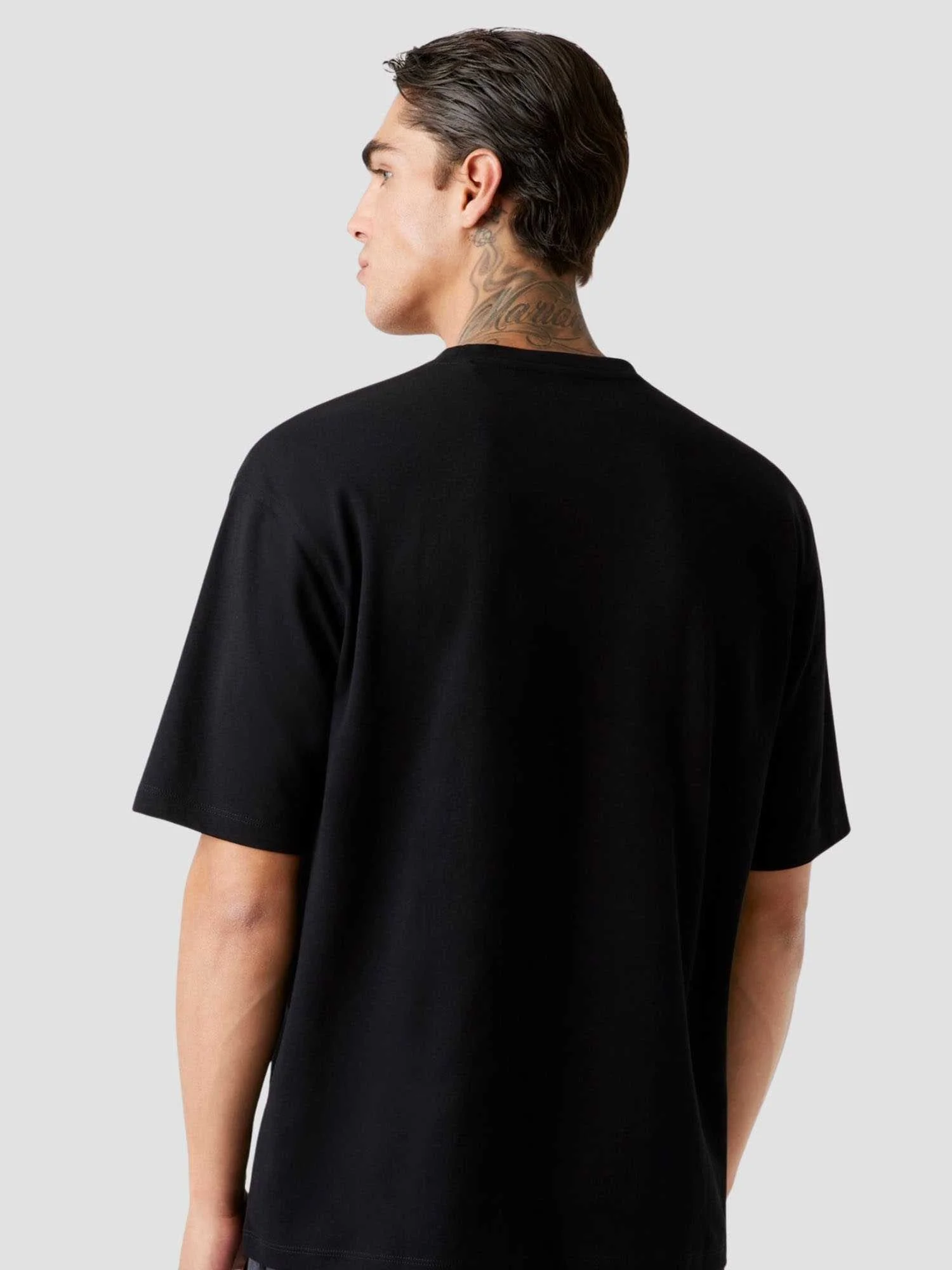 GUESS - GOHAN CN T-SHIRT GUESS - GOHAN CN T-SHIRT