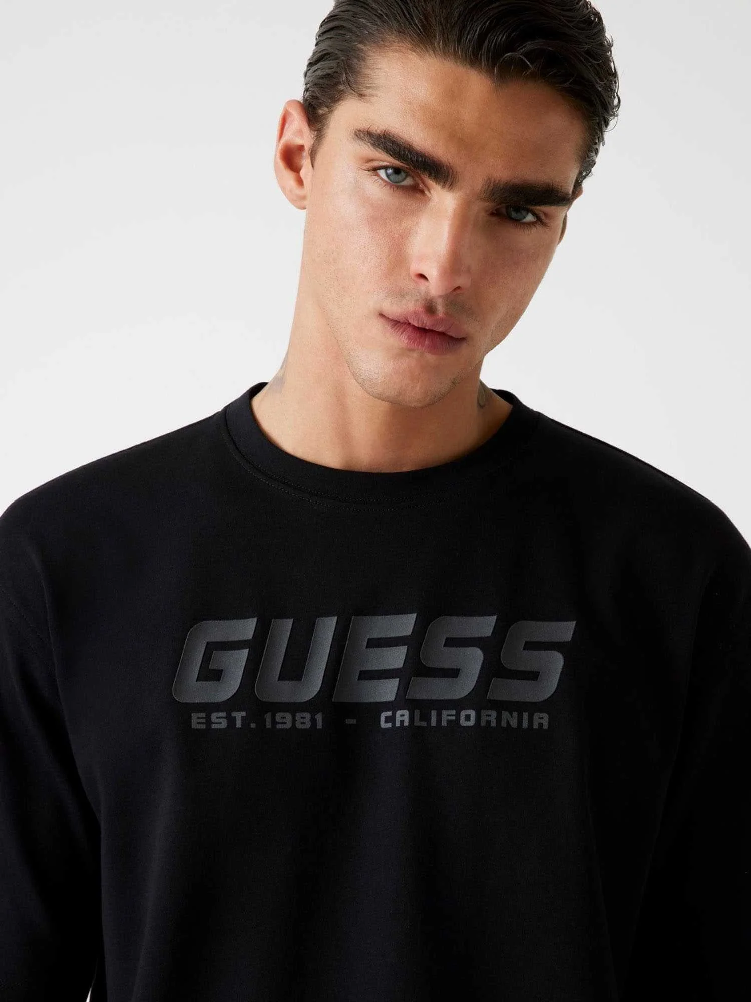 GUESS - GOHAN CN T-SHIRT GUESS - GOHAN CN T-SHIRT