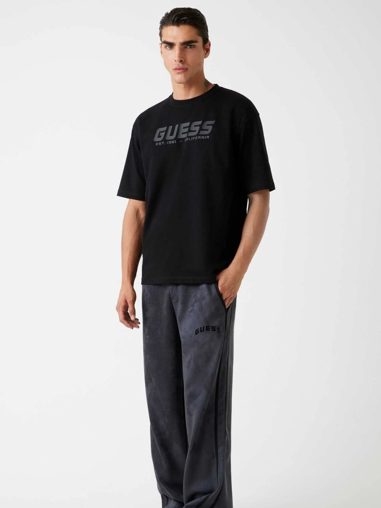 GUESS - GOHAN CN T-SHIRT GUESS - GOHAN CN T-SHIRT