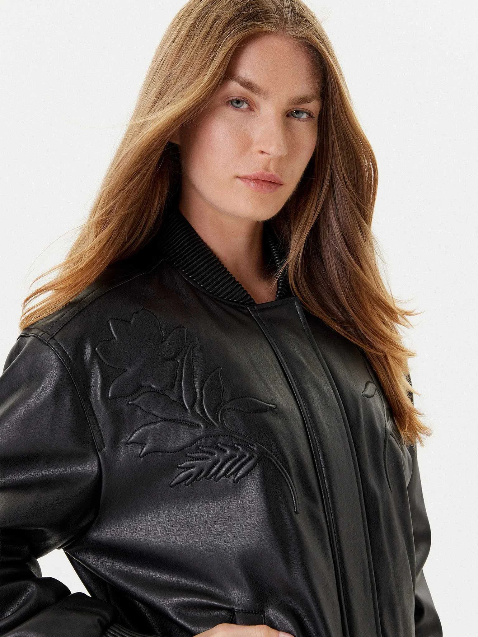 GUESS - DAMIENNE EMBRO PU BOMBER GUESS - DAMIENNE EMBRO PU BOMBER