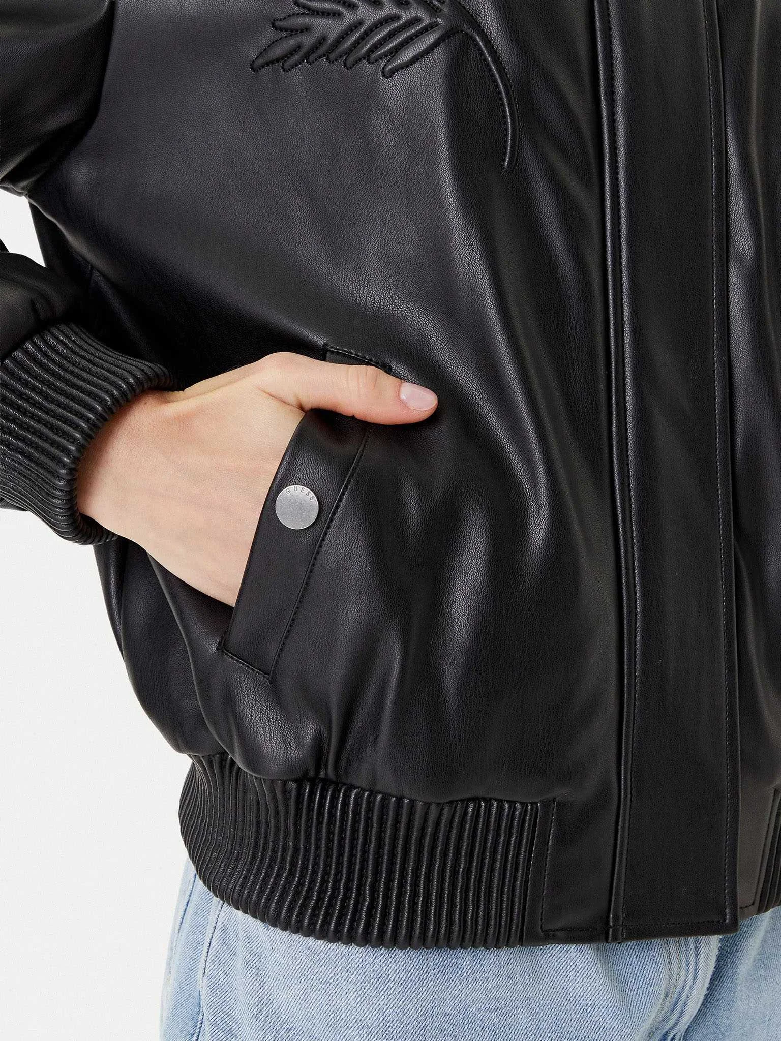 GUESS - DAMIENNE EMBRO PU BOMBER GUESS - DAMIENNE EMBRO PU BOMBER