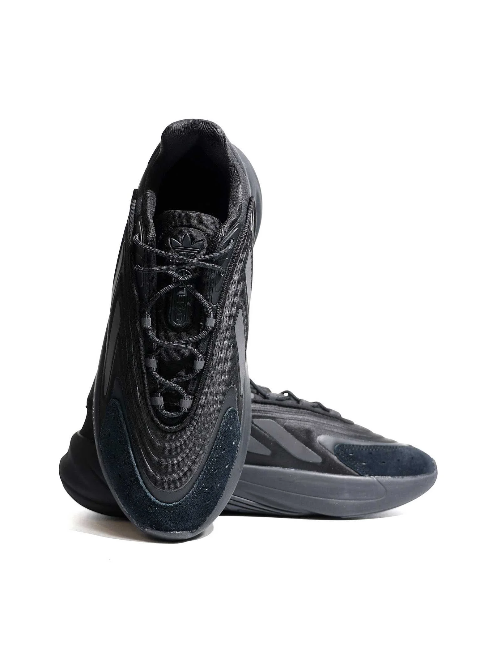 Adidas - OZELIA Adidas - OZELIA