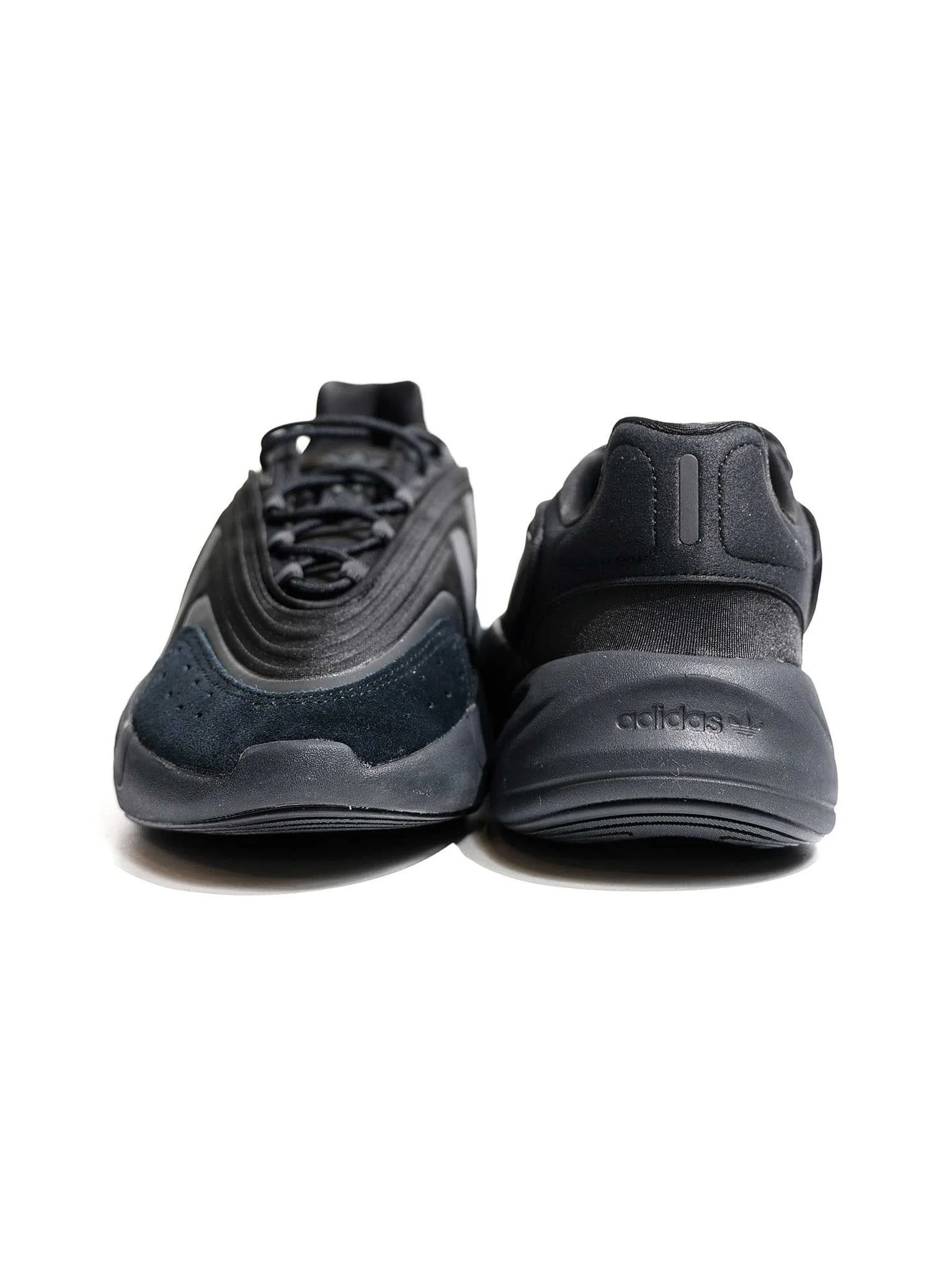 Adidas - OZELIA Adidas - OZELIA