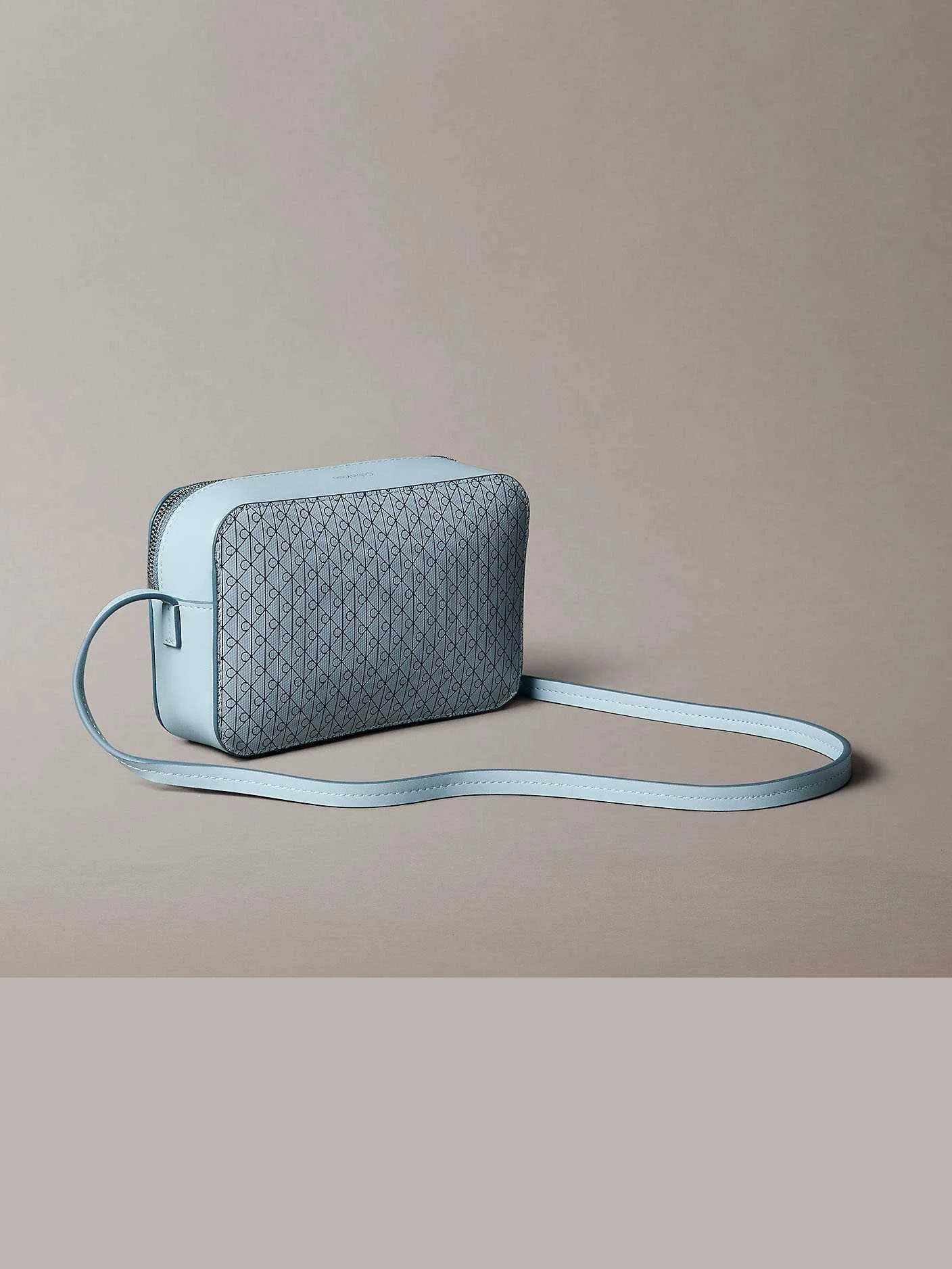CALVIN KLEIN - EMBLEM AOP ELONGATED... CALVIN KLEIN - EMBLEM AOP ELONGATED...