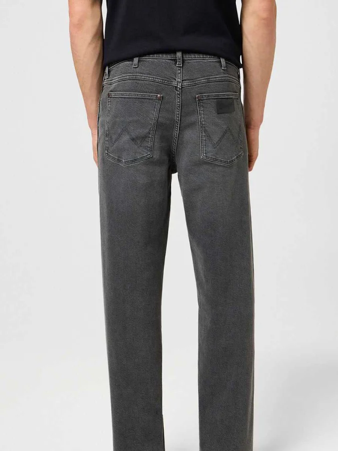 Wrangler - LOOSE STRAIGHT 2