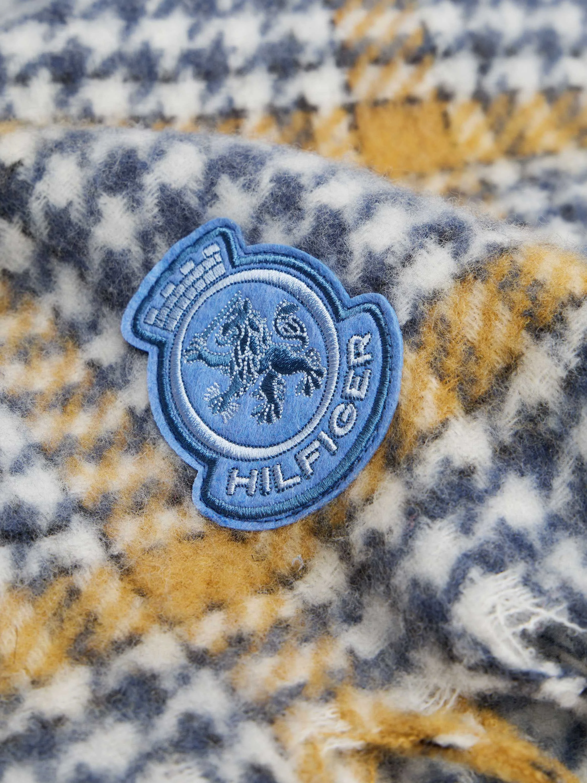 Tommy Hilfiger - TH CREST FLUFFY SCARF Tommy Hilfiger - TH CREST FLUFFY SCARF