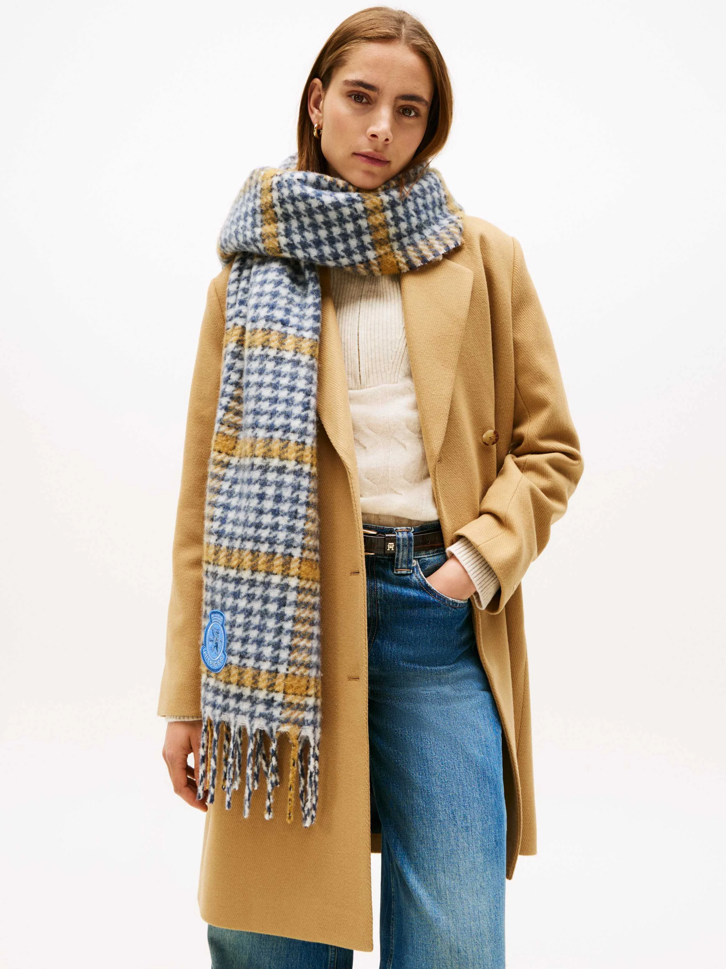 Tommy Hilfiger - TH CREST FLUFFY SCARF Tommy Hilfiger - TH CREST FLUFFY SCARF
