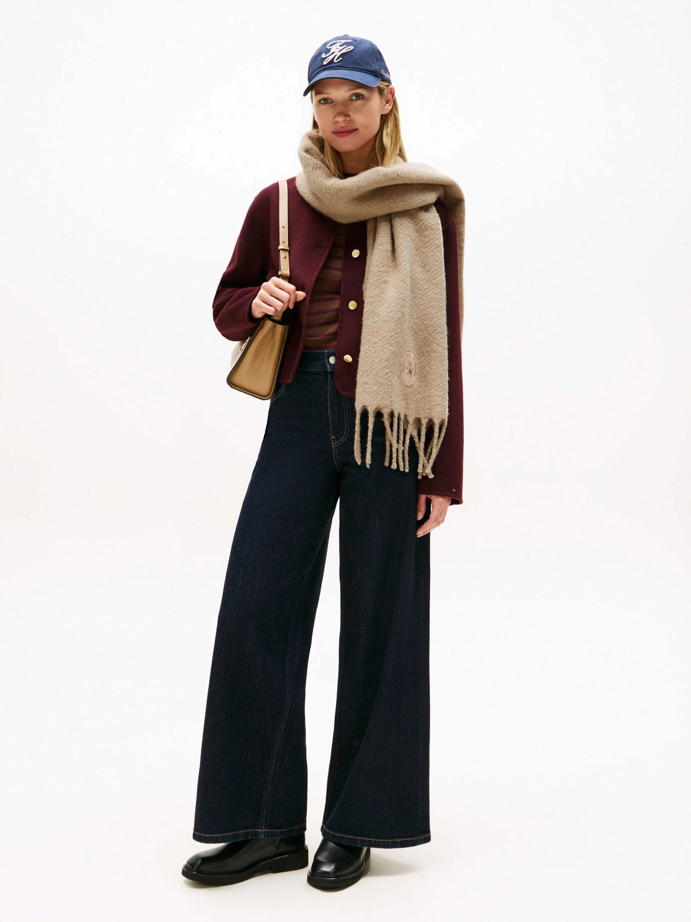 Tommy Hilfiger - TH CREST FLUFFY SCARF Tommy Hilfiger - TH CREST FLUFFY SCARF