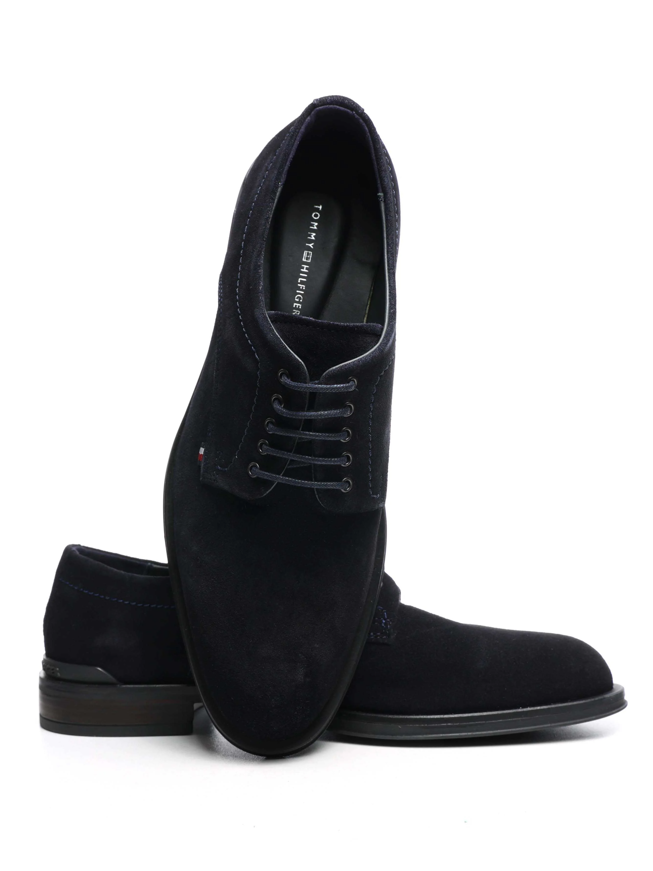 Tommy Hilfiger - CORPORATE HILFIGER... Tommy Hilfiger - CORPORATE HILFIGER...