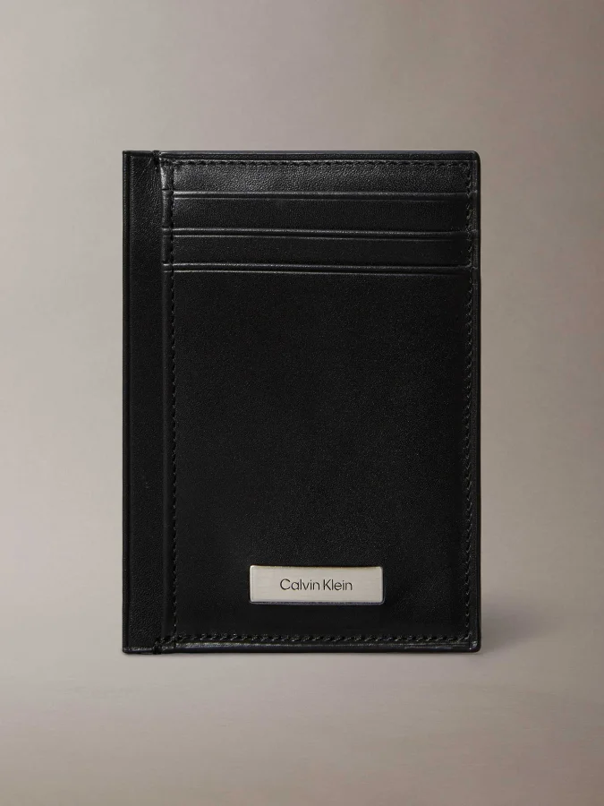 Calvin Klein - PLAQUE NS...
