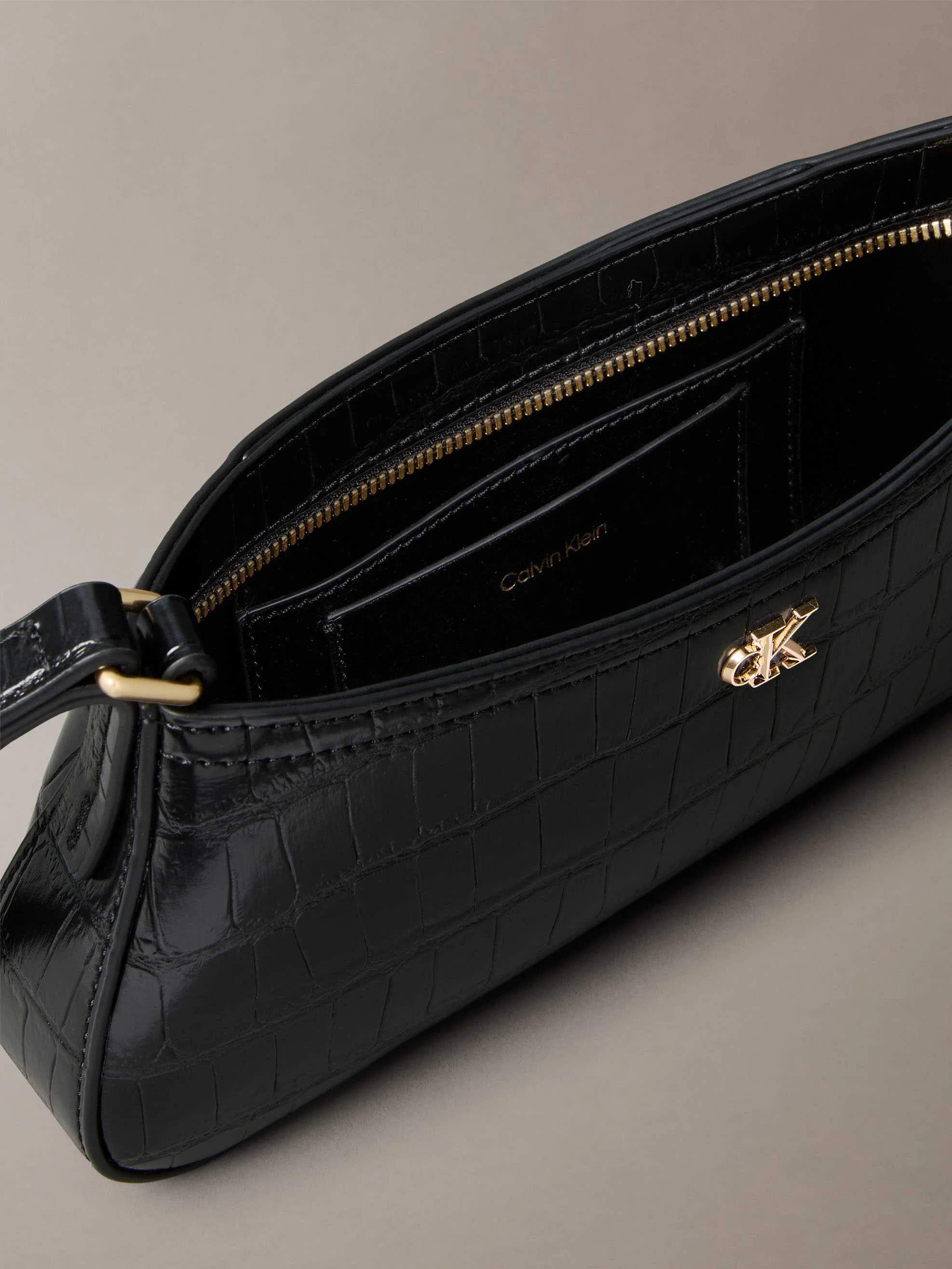 Calvin Klein - CK CROC SMALL SHOULDER... Calvin Klein - CK CROC SMALL SHOULDER...