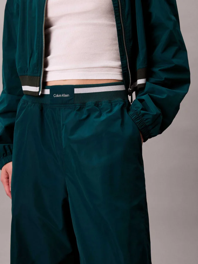 Calvin Klein Jeans -... 2