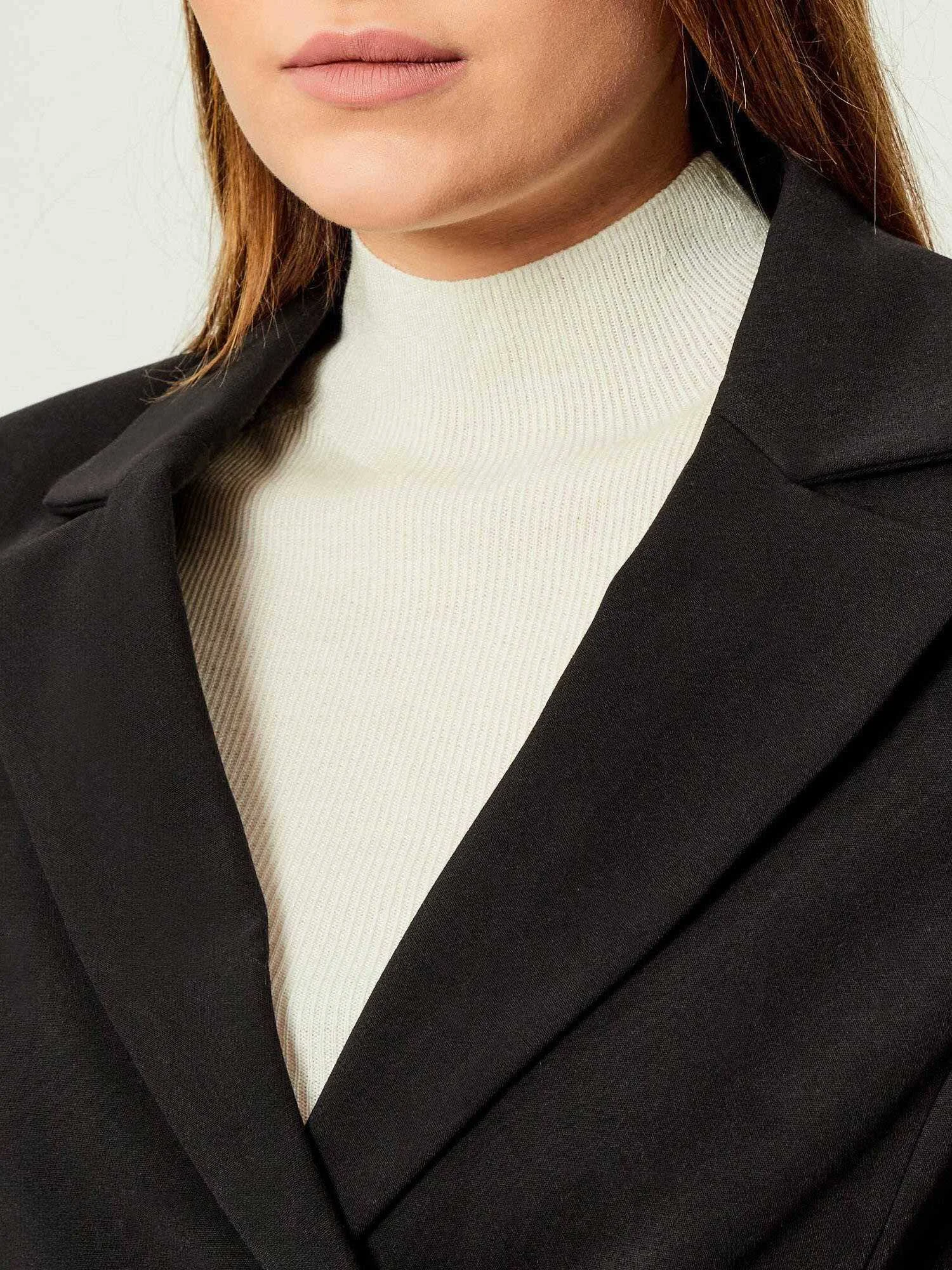 GUESS - JOANDRA CROP BLAZER GUESS - JOANDRA CROP BLAZER