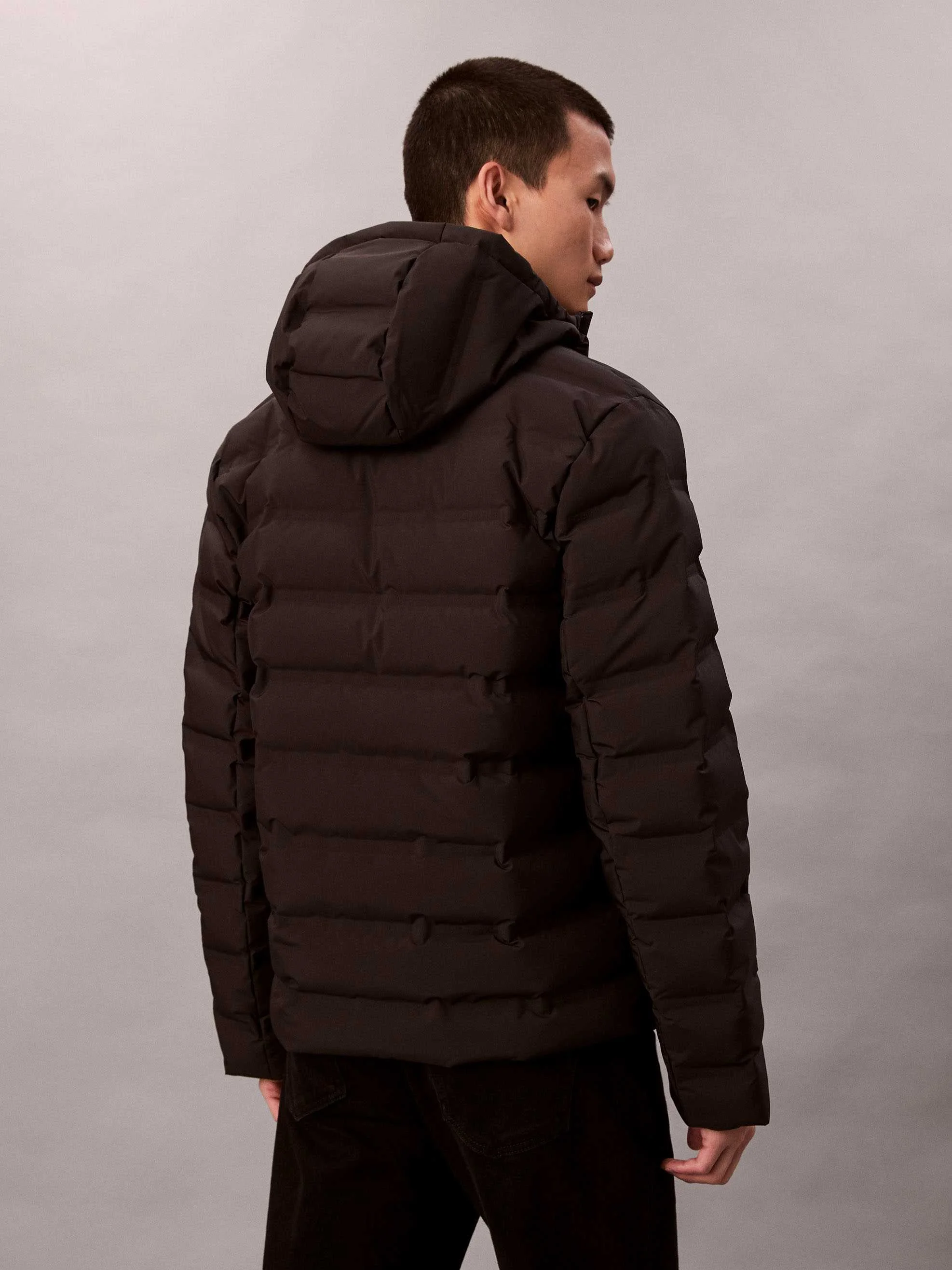 Calvin Klein - LS PACKABLE EMBOSSED... Calvin Klein - LS PACKABLE EMBOSSED...