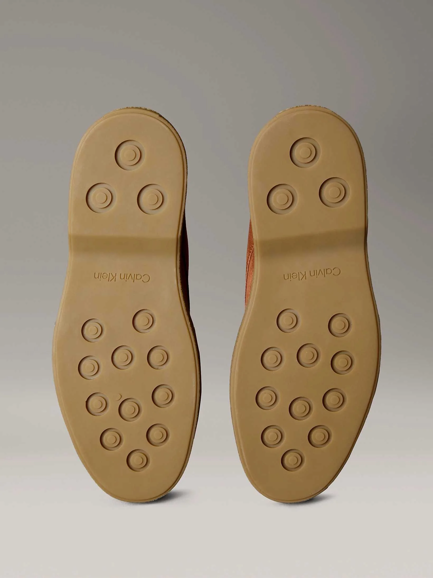 Calvin Klein - TEXT RUBBER DESERT... Calvin Klein - TEXT RUBBER DESERT...