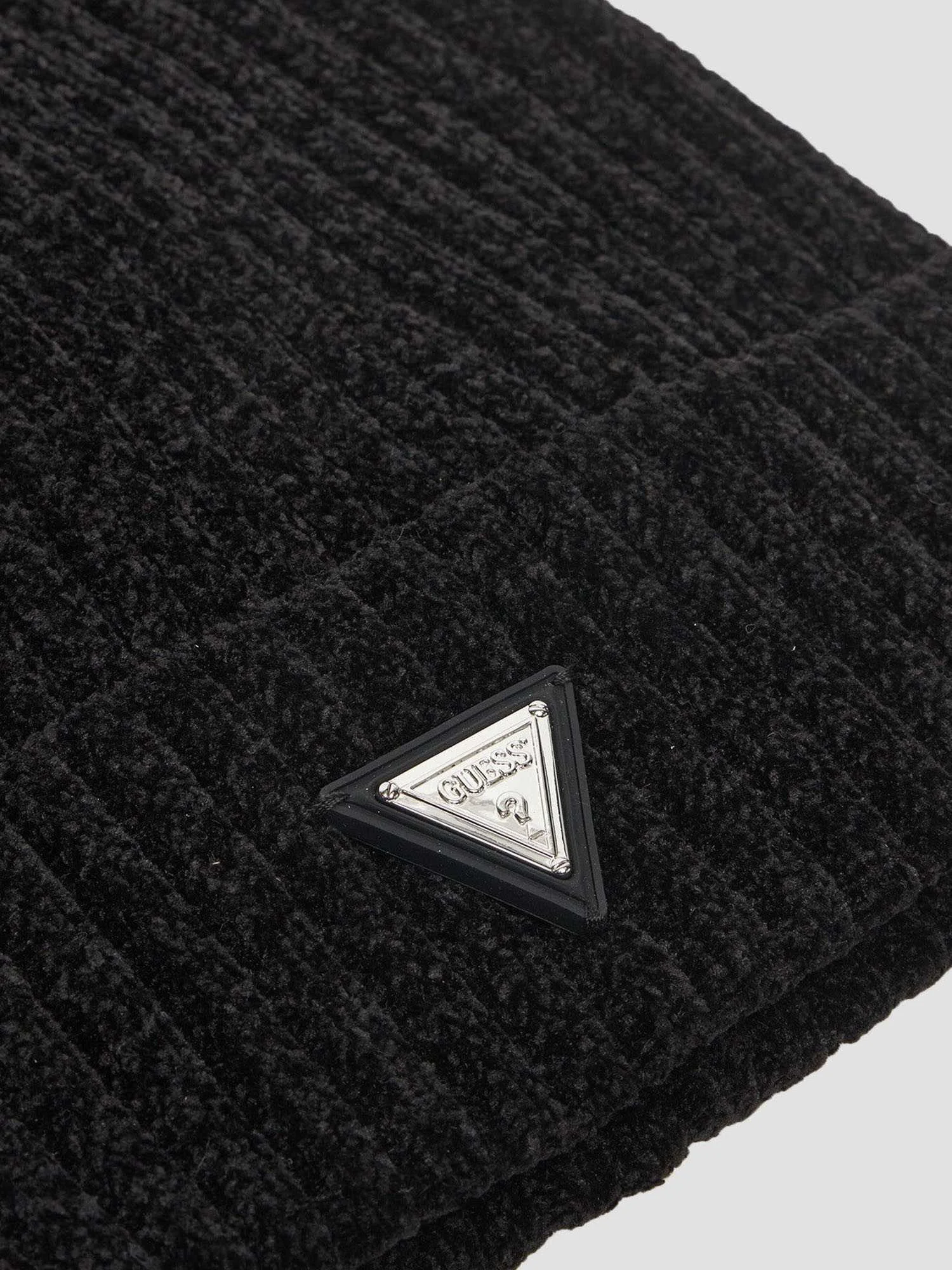 GUESS - CHENILLE BEANIE HAT GUESS - CHENILLE BEANIE HAT