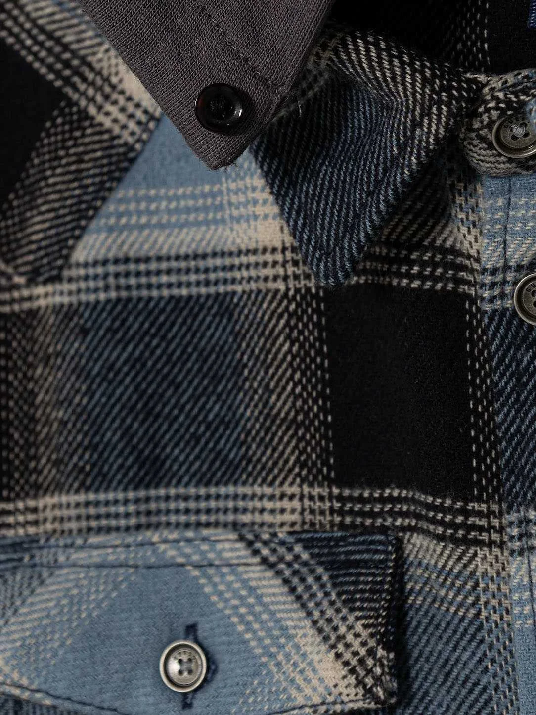 GUESS - HOODED FLANNEL ADJ. LS SHIRT GUESS - HOODED FLANNEL ADJ. LS SHIRT