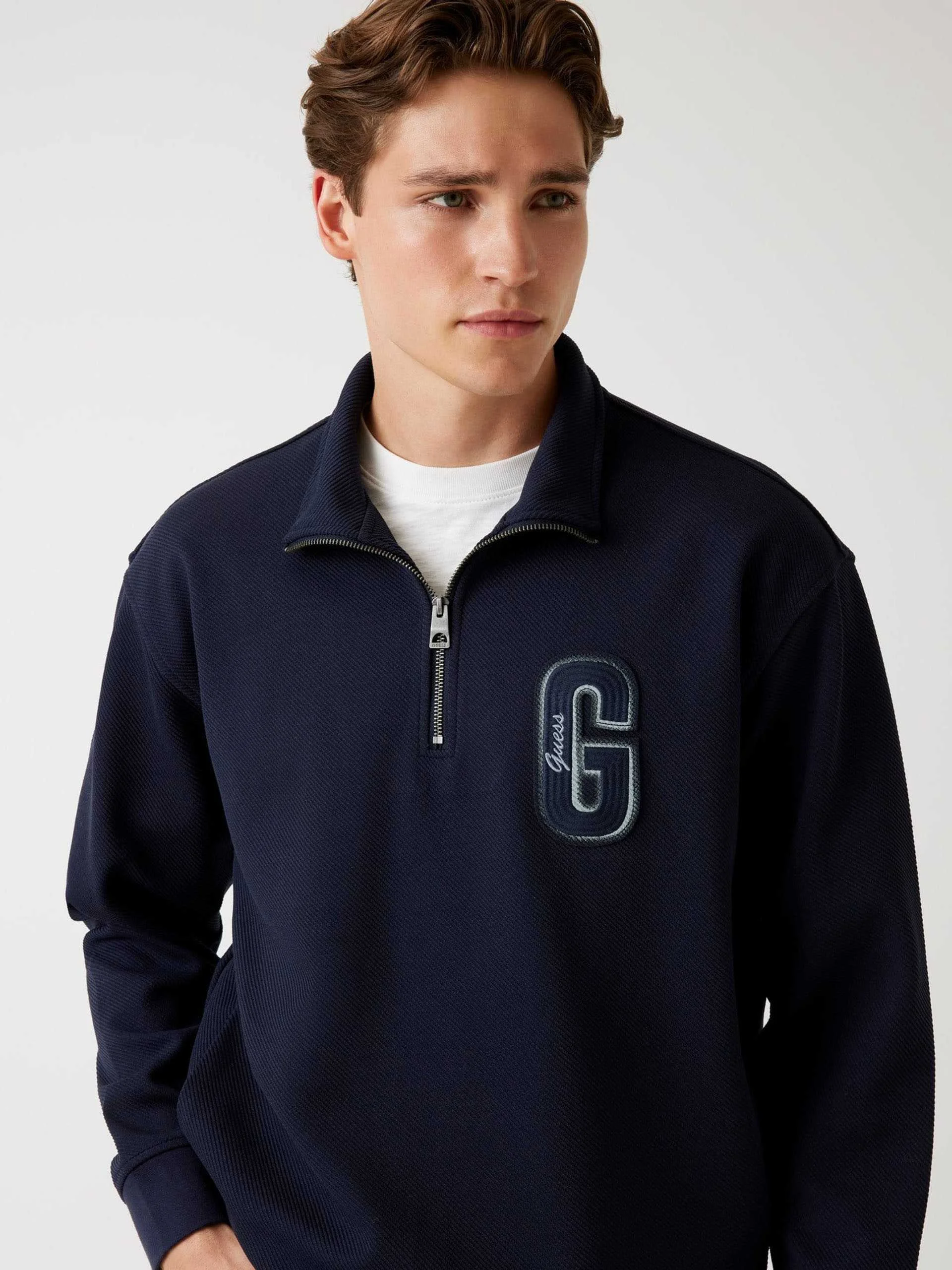 GUESS - HARRIS TWILL ZIP MOCK NECK GUESS - HARRIS TWILL ZIP MOCK NECK