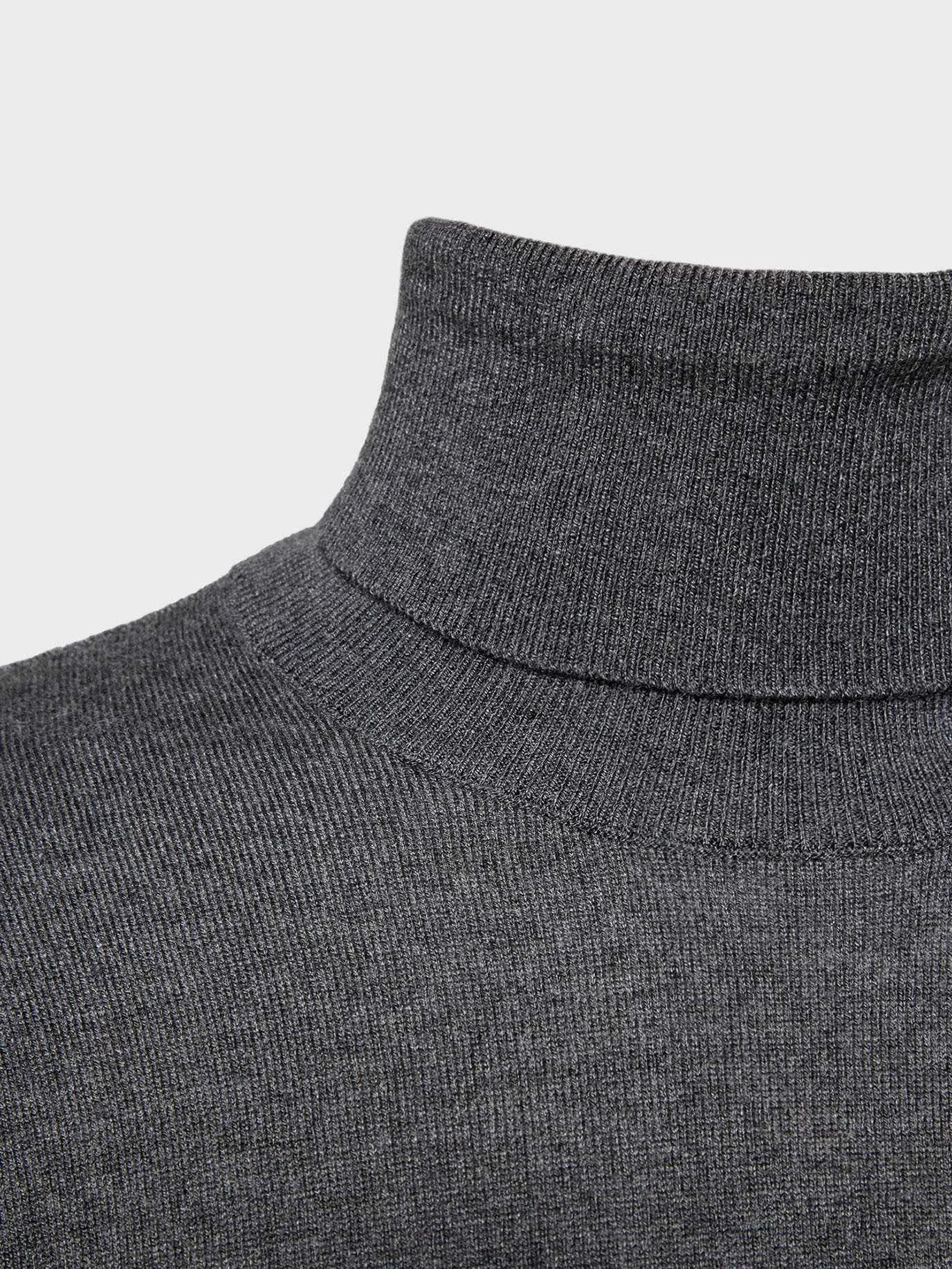 GUESS - JIM TN SWTR GUESS - JIM TN SWTR