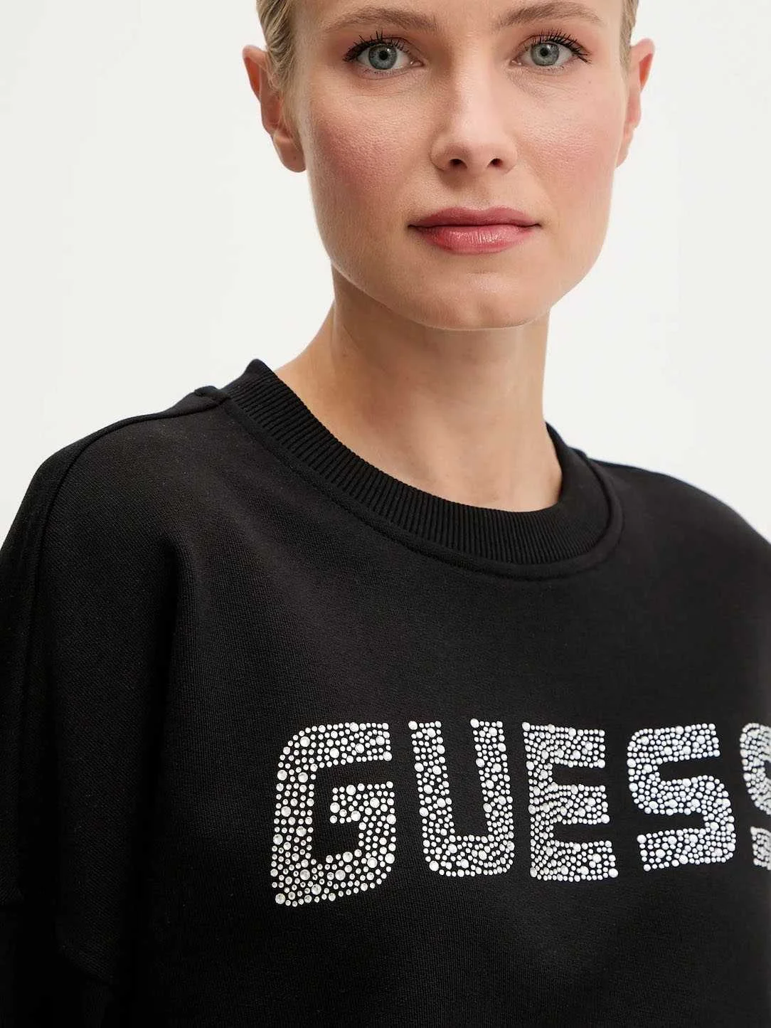 GUESS - PRIMULA RHINESTONES CN SWEATSH GUESS - PRIMULA RHINESTONES CN SWEATSH