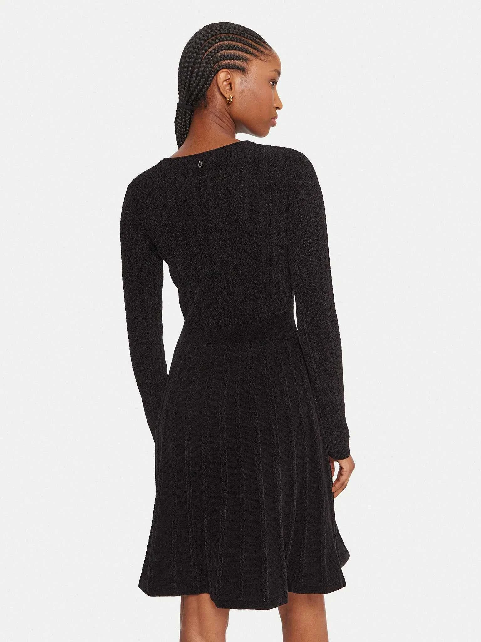 GUESS - LS MORGAN FIT AND FLARE DRESS GUESS - LS MORGAN FIT AND FLARE DRESS