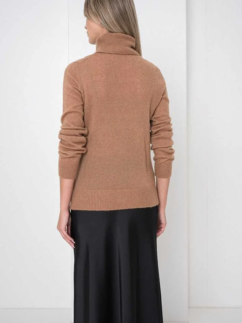 GUESS - LS TN IZABELLA SWTR GUESS - LS TN IZABELLA SWTR