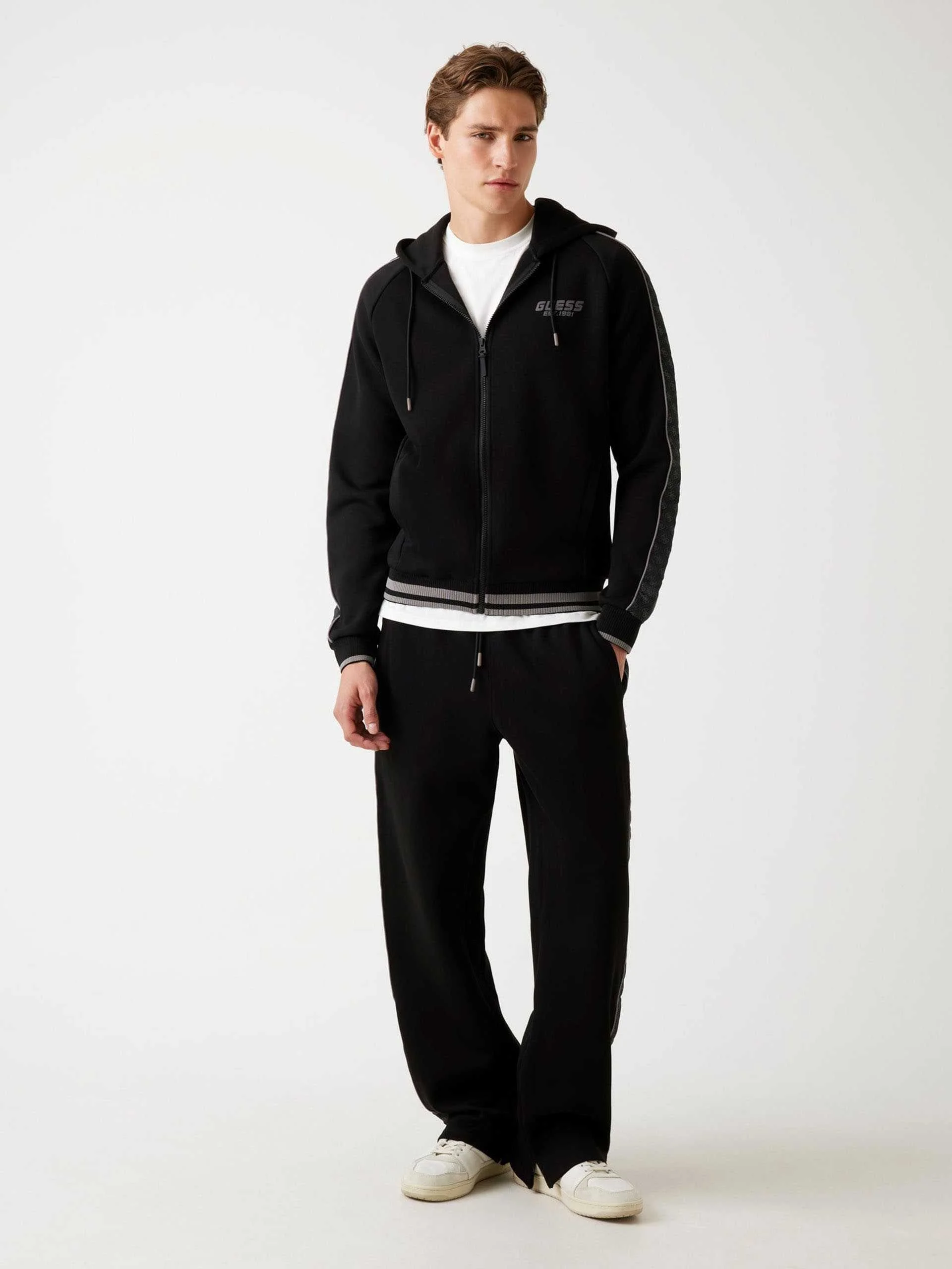 GUESS - FINLO ZIPPED HOODIE SWEATSHIRT GUESS - FINLO ZIPPED HOODIE SWEATSHIRT