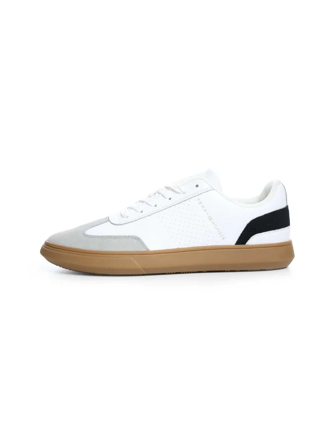 Tommy Hilfiger - CORPORATE... 2