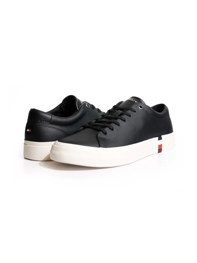 Tommy Hilfiger - CORPORATE...