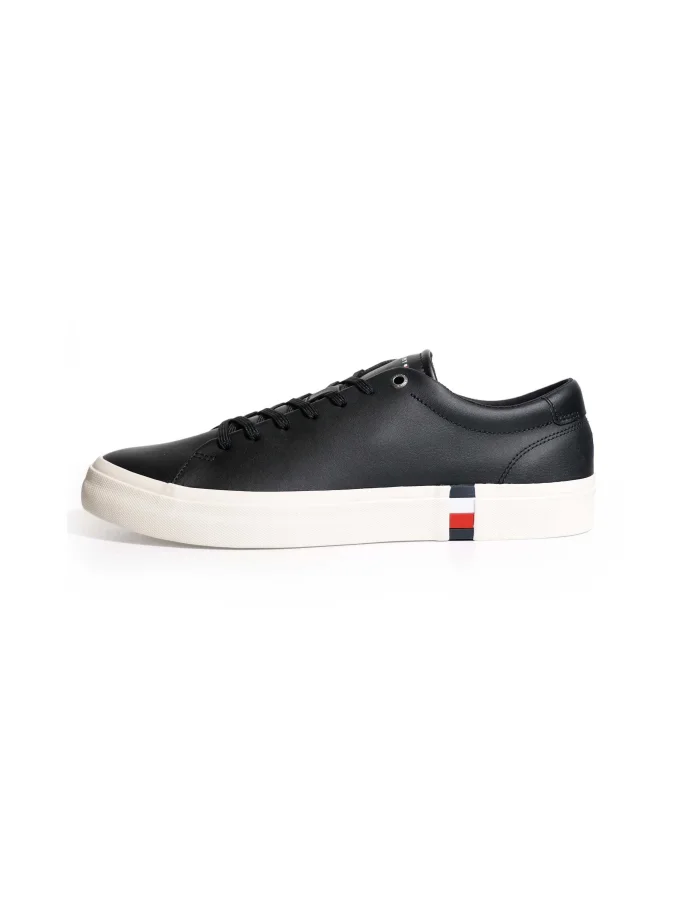 Tommy Hilfiger - CORPORATE... 2