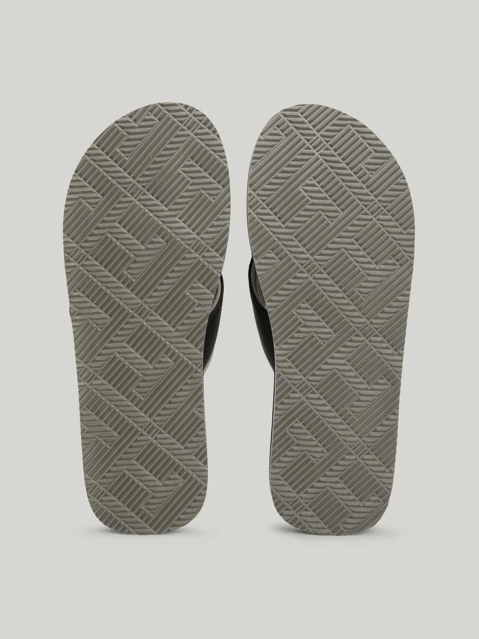 Tommy Hilfiger - COMFORT HILFIGER... Tommy Hilfiger - COMFORT HILFIGER...