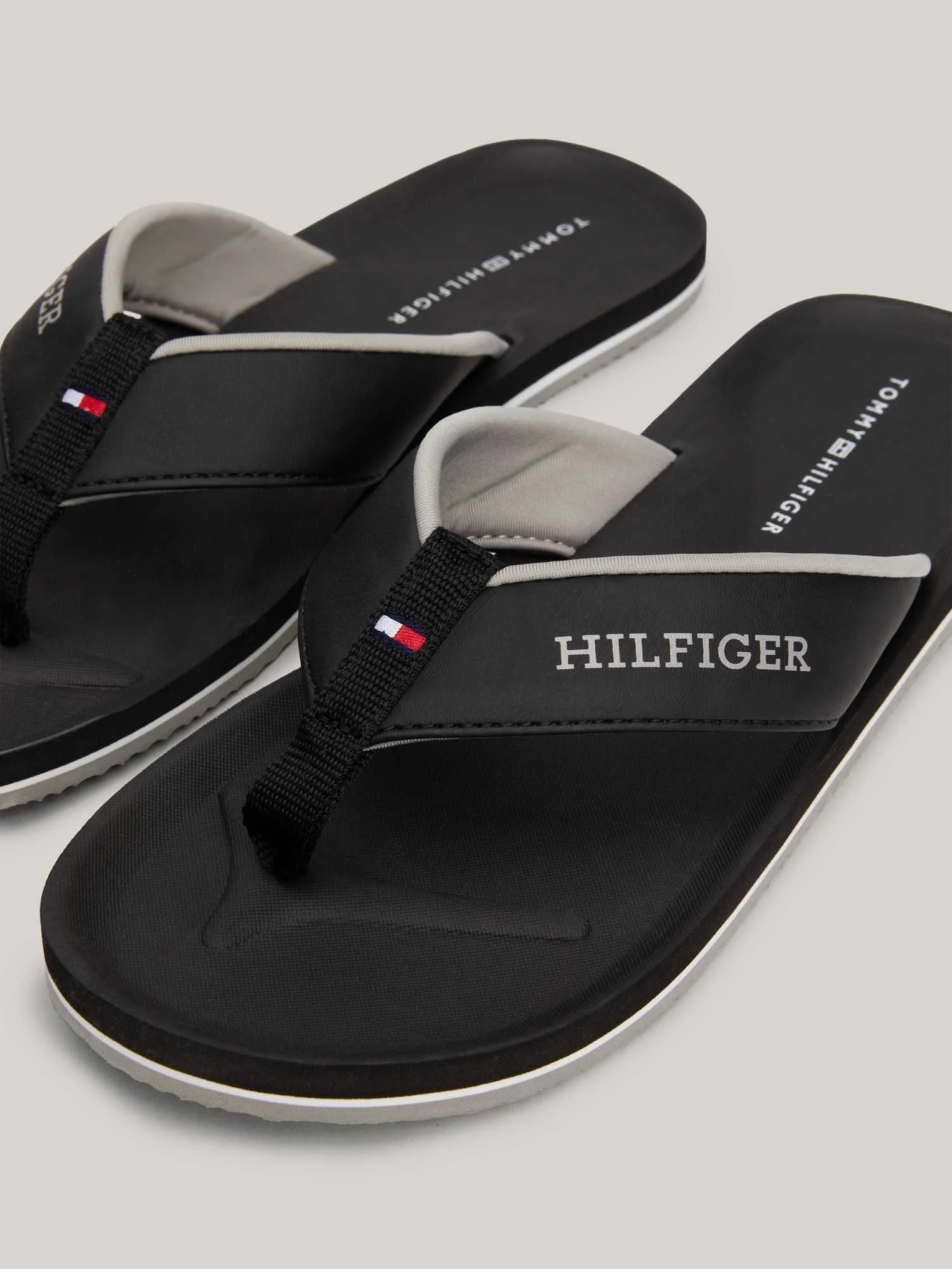 Tommy Hilfiger - COMFORT HILFIGER... Tommy Hilfiger - COMFORT HILFIGER...
