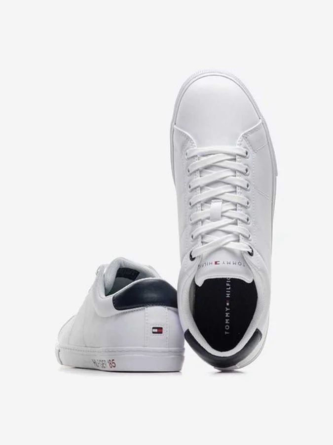 Tommy Hilfiger - IM FOXING... 2