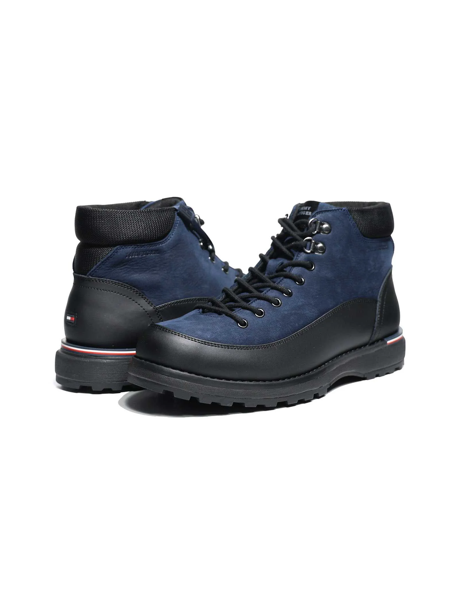 Tommy Hilfiger - CORPORATE OUTDOOR... Tommy Hilfiger - CORPORATE OUTDOOR...