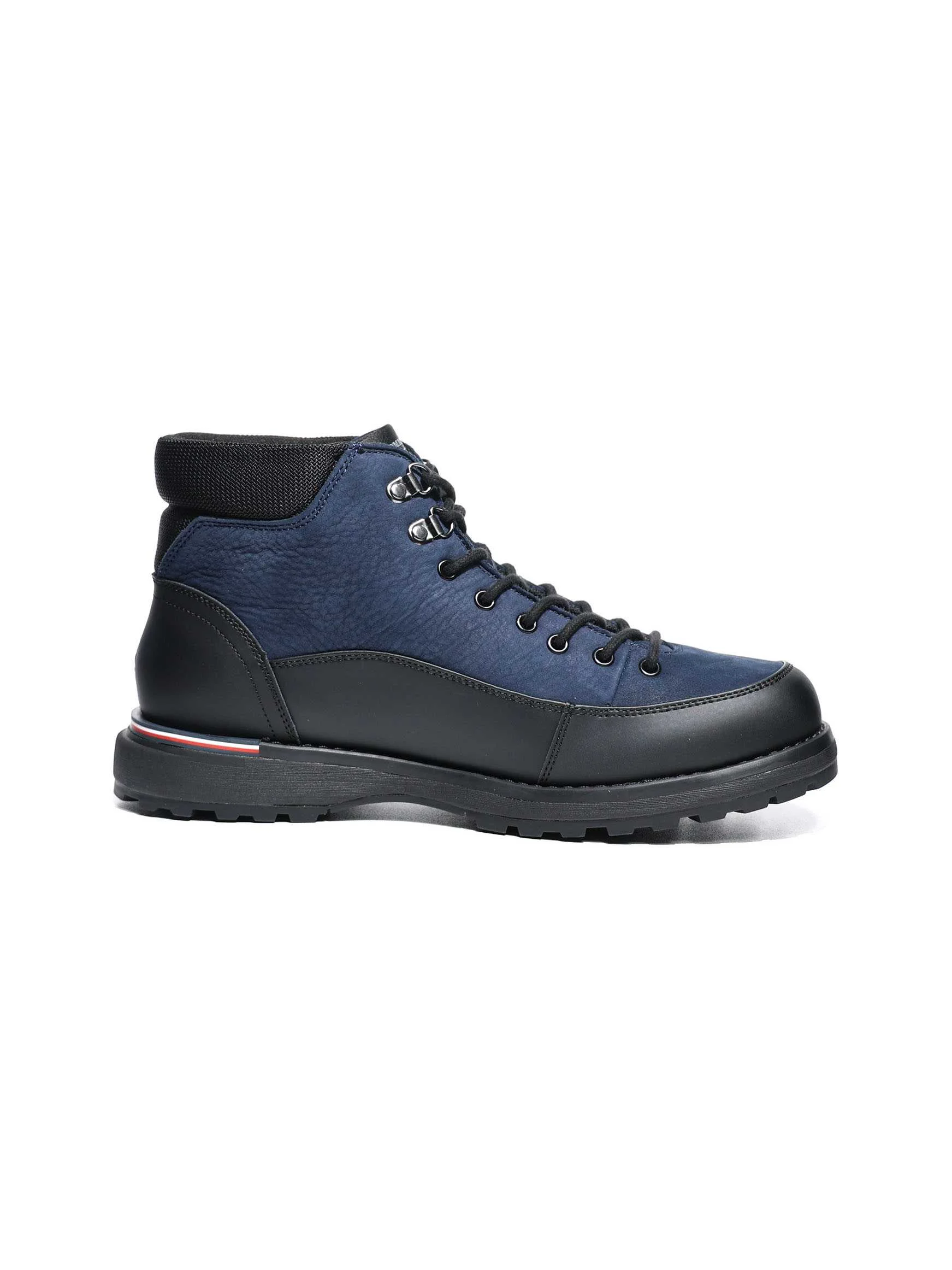 Tommy Hilfiger - CORPORATE OUTDOOR... Tommy Hilfiger - CORPORATE OUTDOOR...