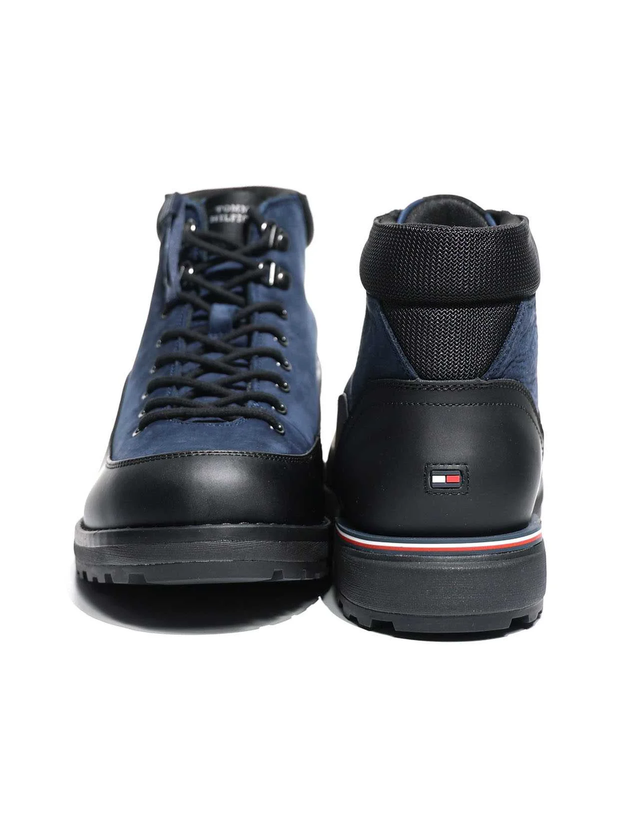 Tommy Hilfiger - CORPORATE OUTDOOR... Tommy Hilfiger - CORPORATE OUTDOOR...